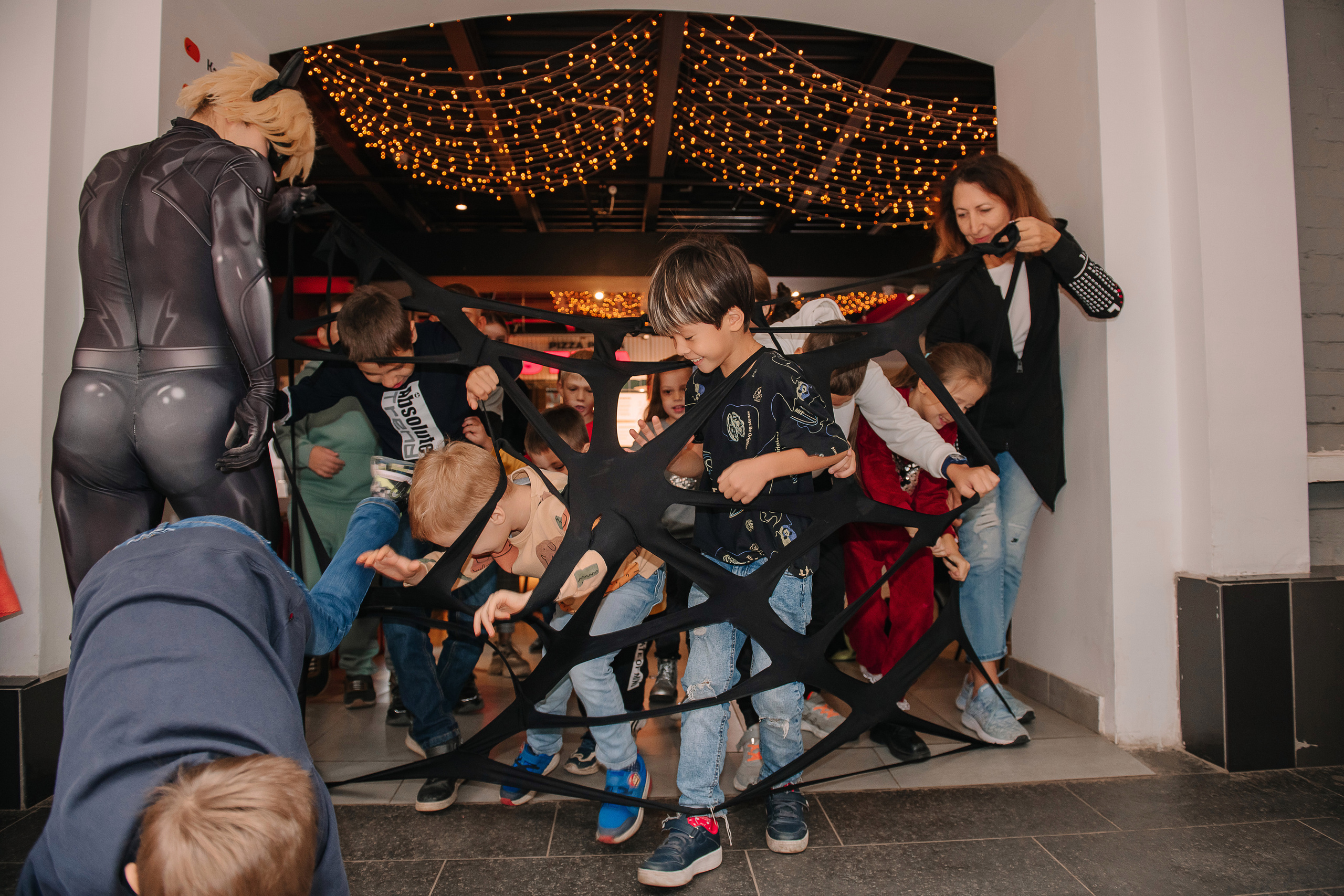 Гастродвор. Детский мастер-класс по приготовлению хот-догов🌭. Фотограф Валерия Голубева (Миронова)