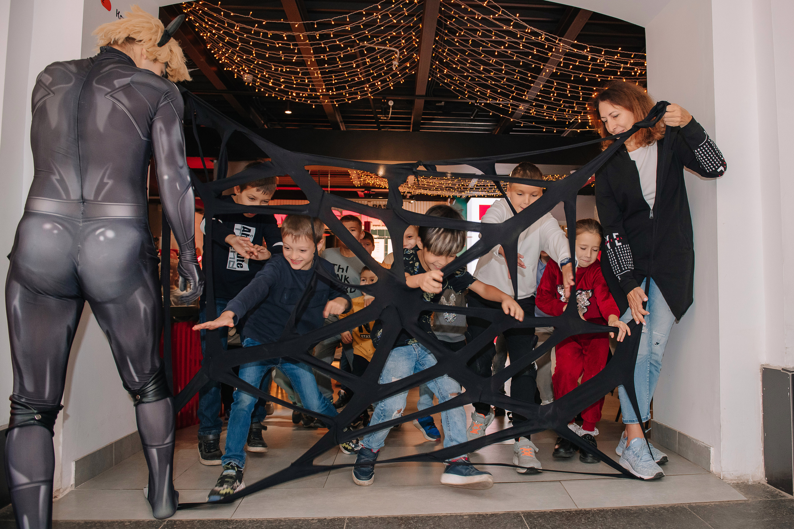 Гастродвор. Детский мастер-класс по приготовлению хот-догов🌭. Фотограф Валерия Голубева (Миронова)