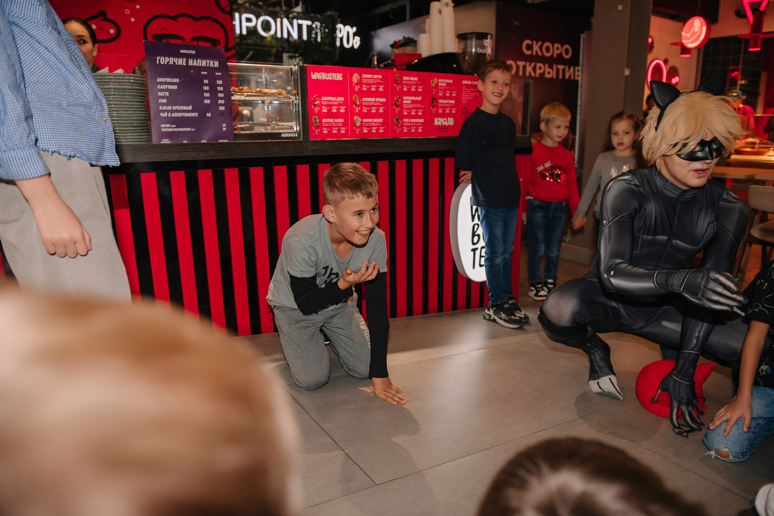 Гастродвор. Детский мастер-класс по приготовлению хот-догов🌭. Фотограф Валерия Голубева (Миронова)