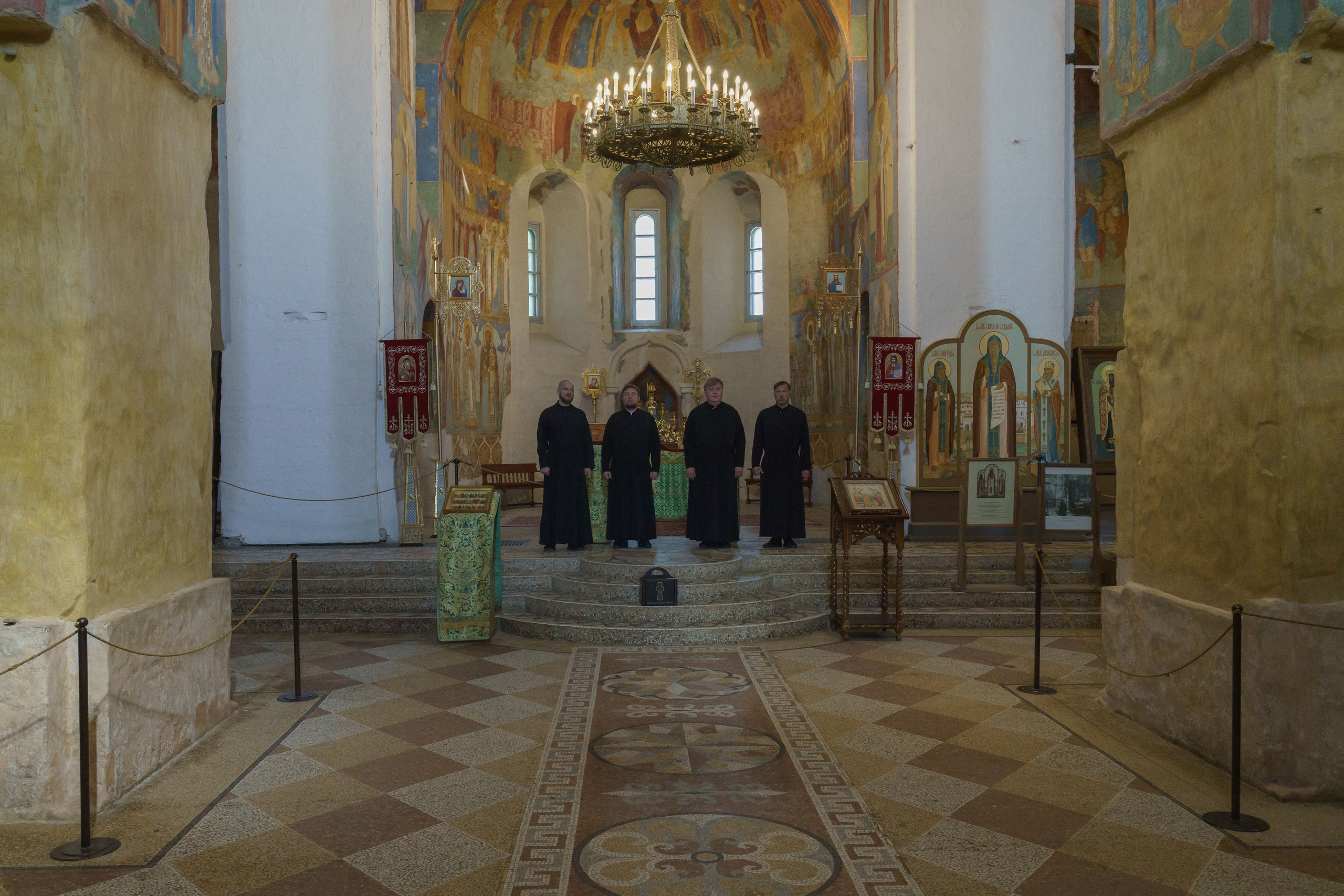 Жизнь внутри Золотого кольца. Pavel Basin