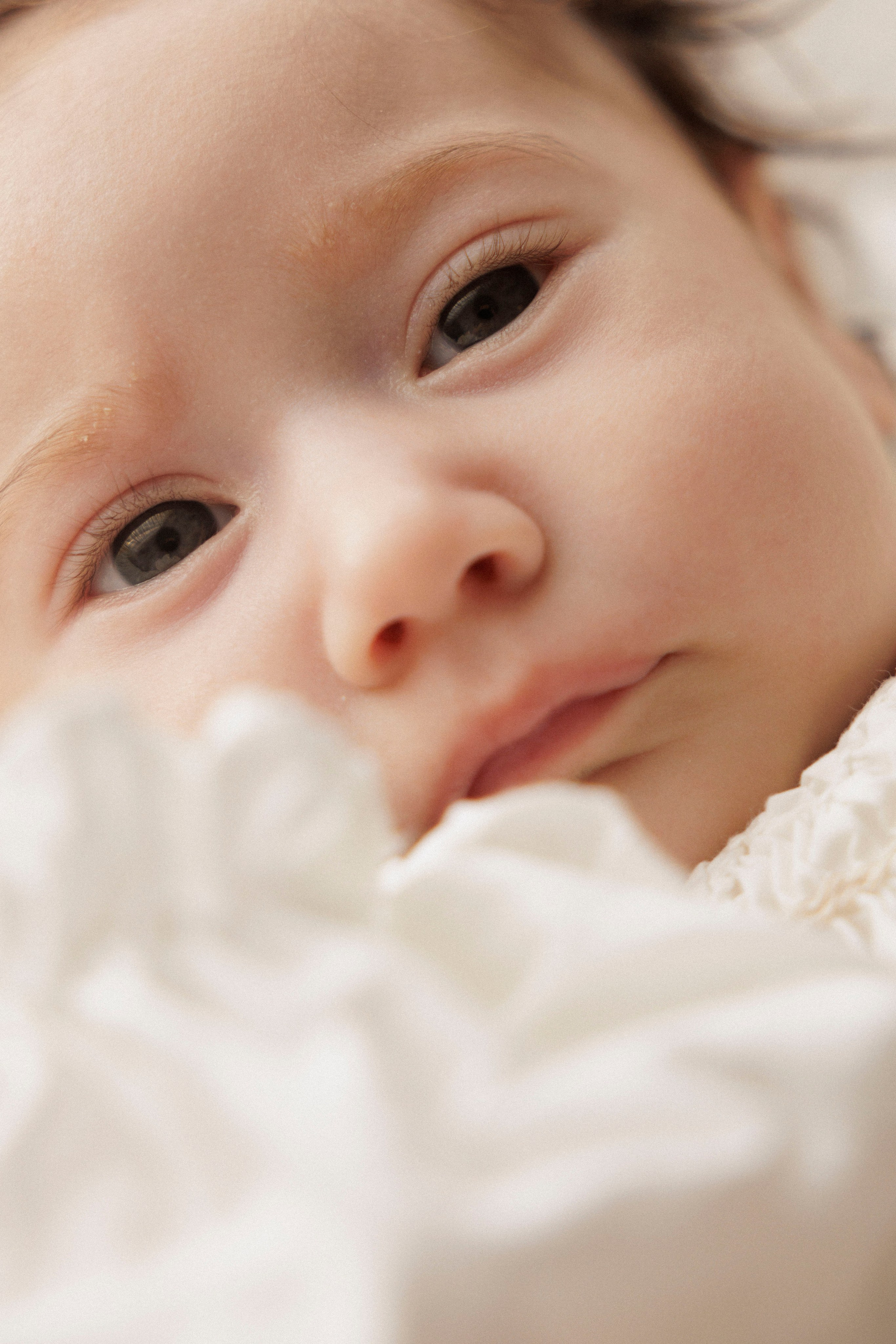 New born family photoshoot at home. Wedding and family photographer
