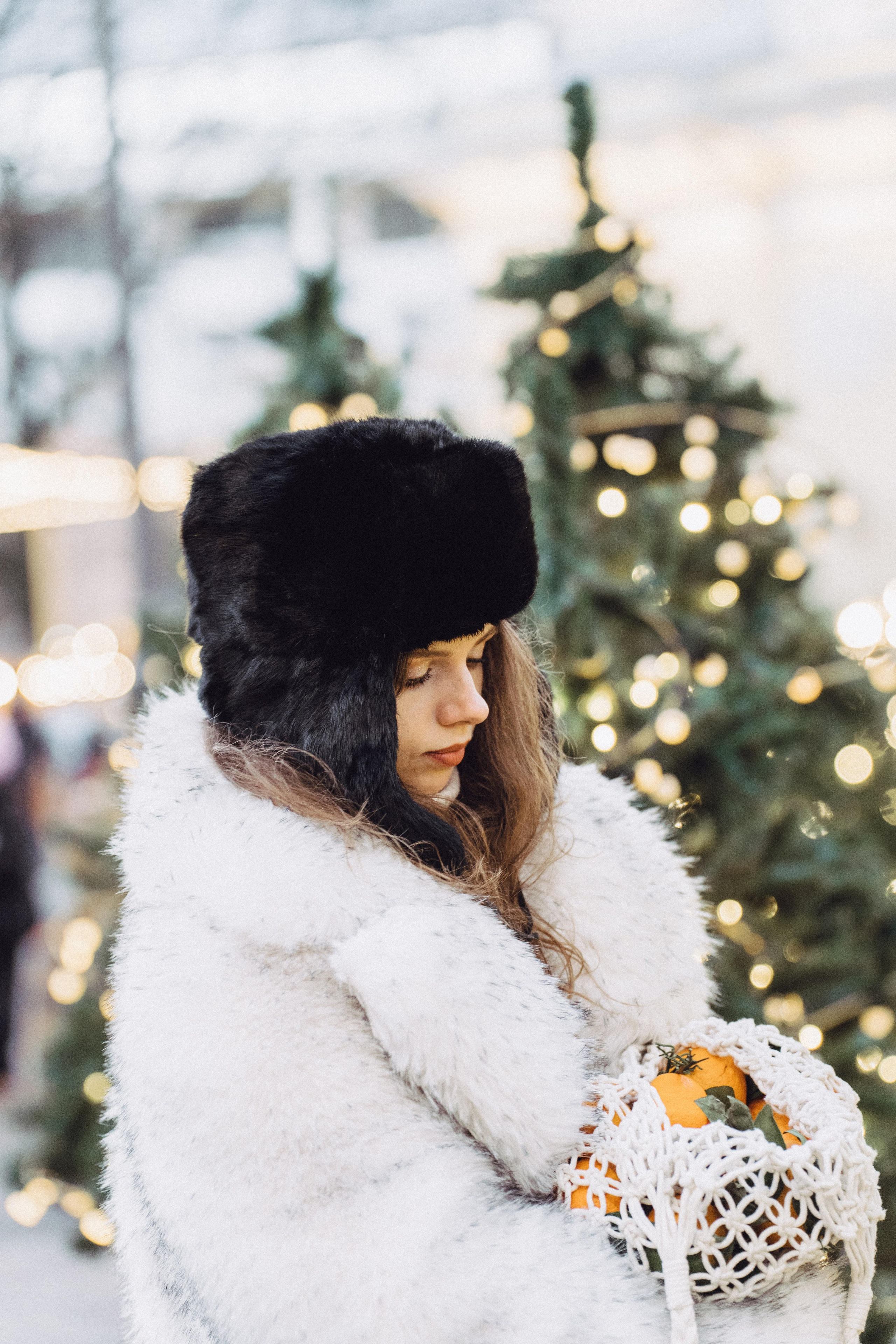 ПРОГУЛКА НА МАНЕЖНОЙ ПЛОЩАДИ ДЛЯ ДЕВУШКИ ПЕРЕД НОВЫМ ГОДОМ (НОВОГОДНЯЯ ФОТОСЕССИИЯ НА МАНЕЖНОЙ ПЛОЩАДИ). Профессиональный фотограф, Санкт-Петербург — Виктория Богомолова