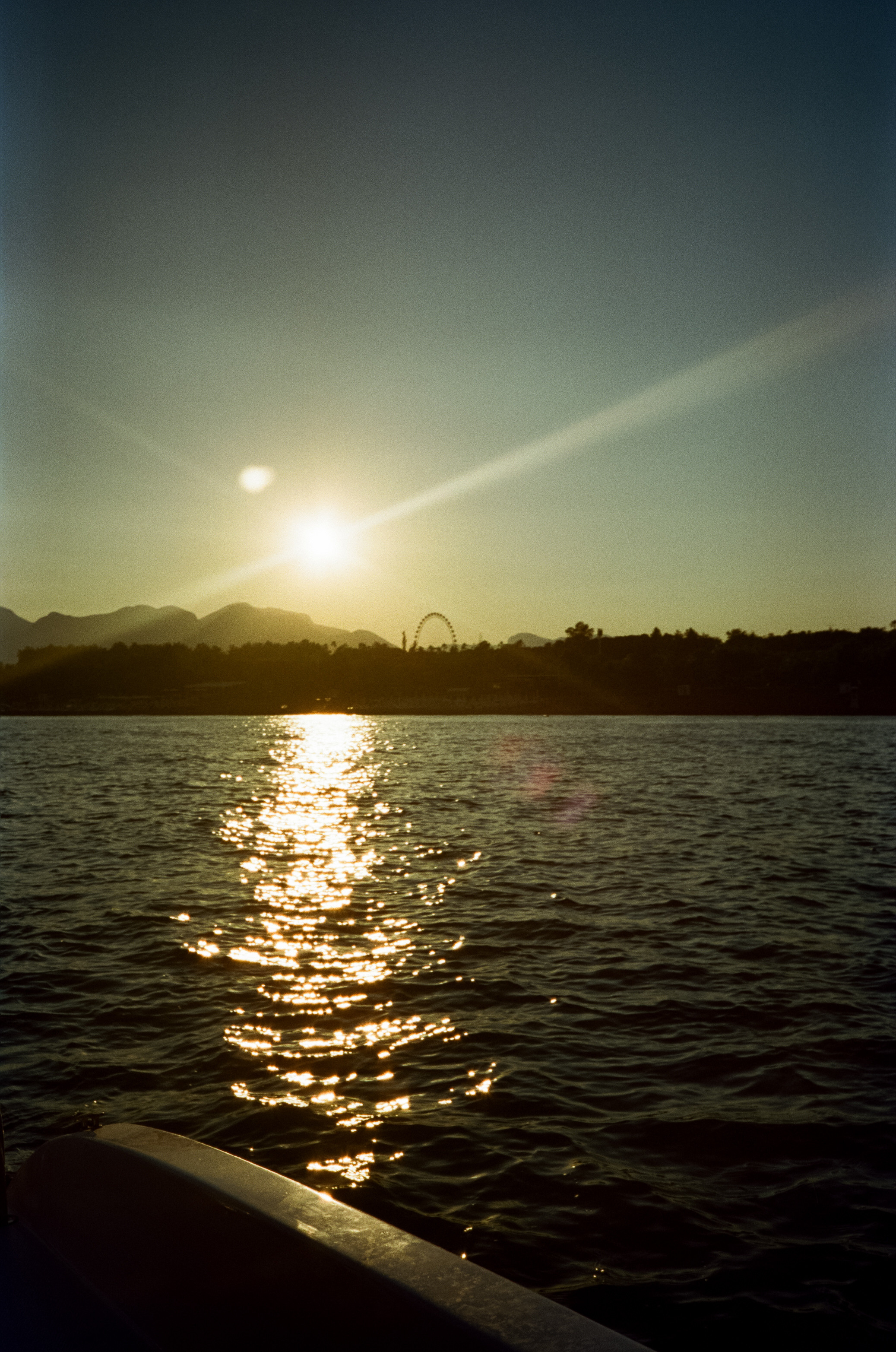 Прогулка на катере до порта Калеичи и обратно к бару Calypso. Закат. Фотограф-документалист Мария Осокина