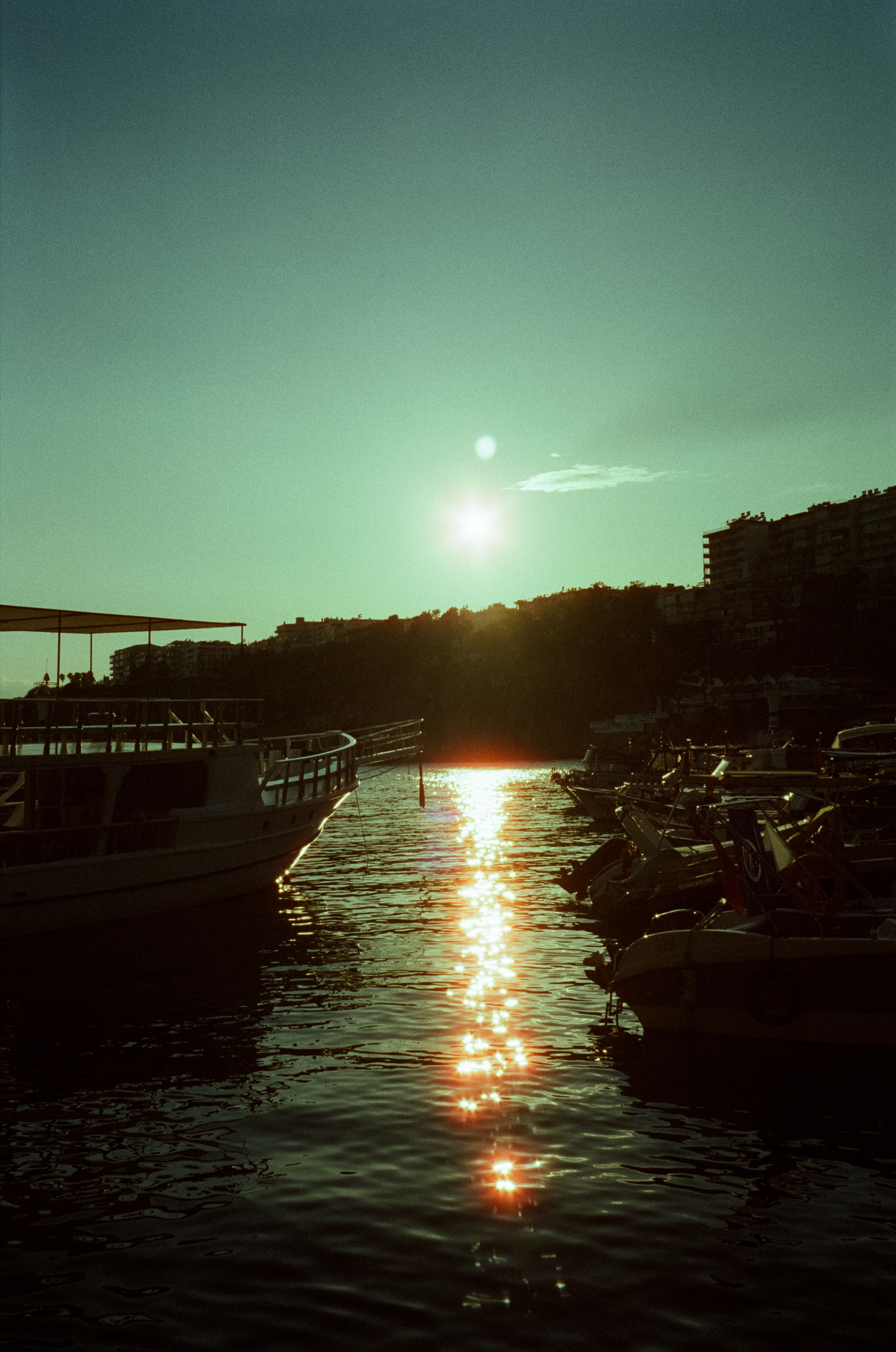 Порт Калеичи, улочки старого города и пляж Мермерли. Фотограф-документалист Мария Осокина