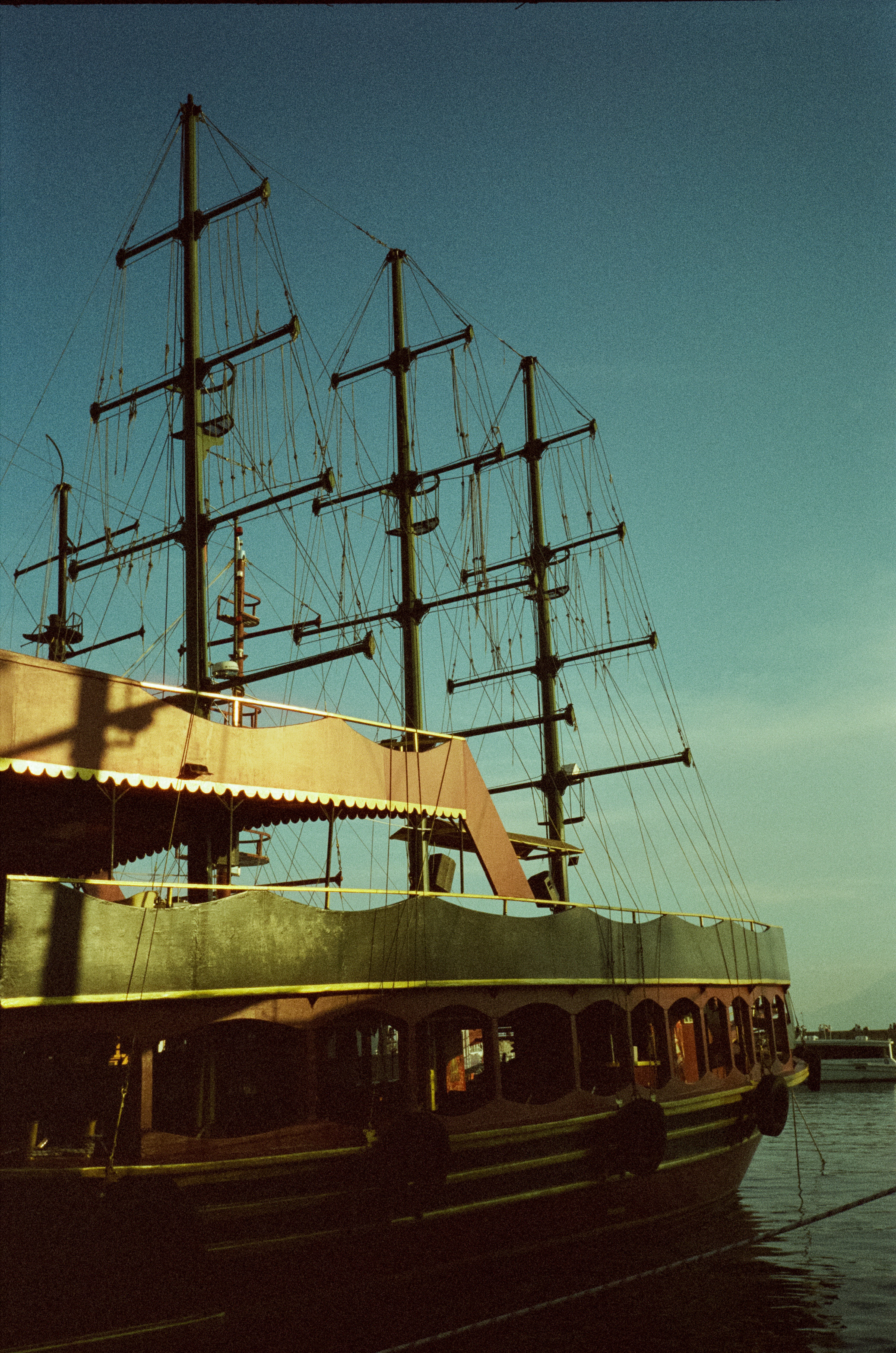 Порт Калеичи, улочки старого города и пляж Мермерли. Фотограф-документалист Мария Осокина