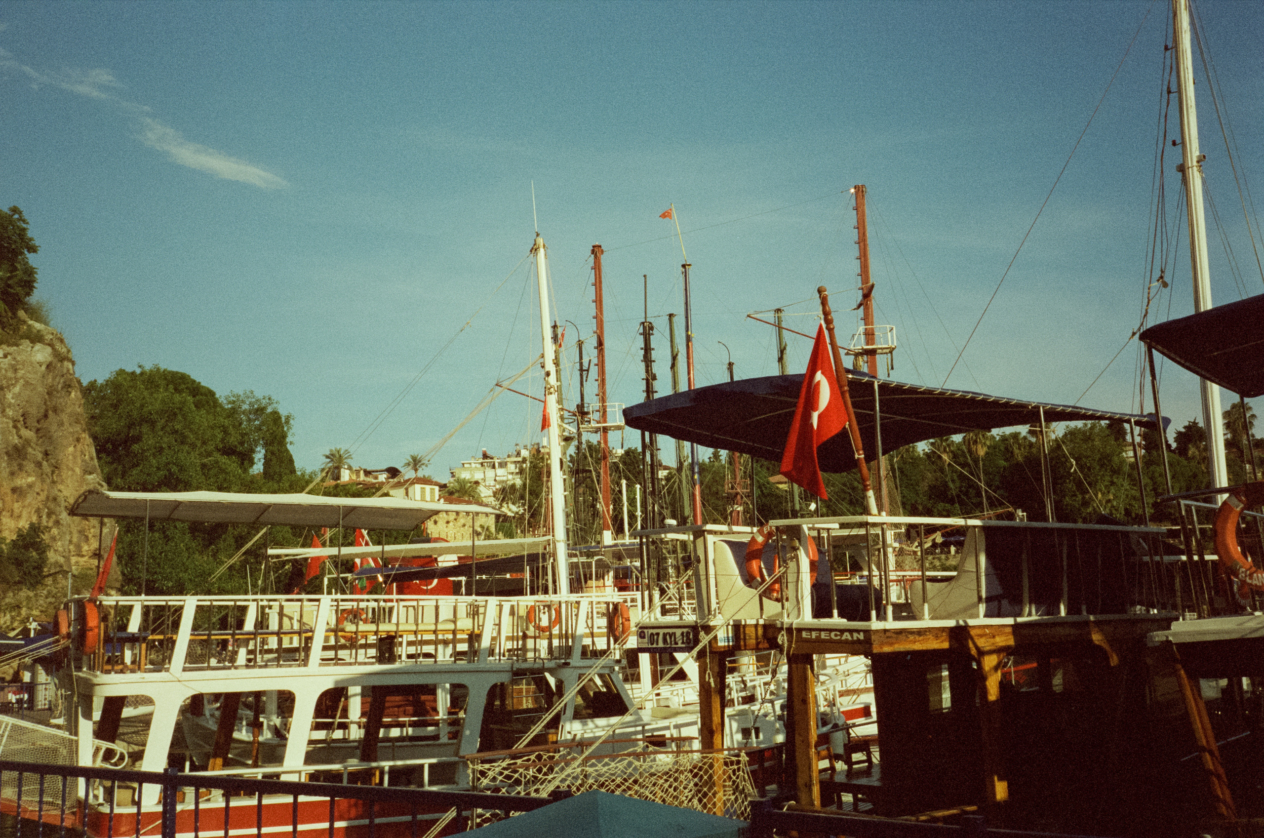 Порт Калеичи, улочки старого города и пляж Мермерли. Фотограф-документалист Мария Осокина