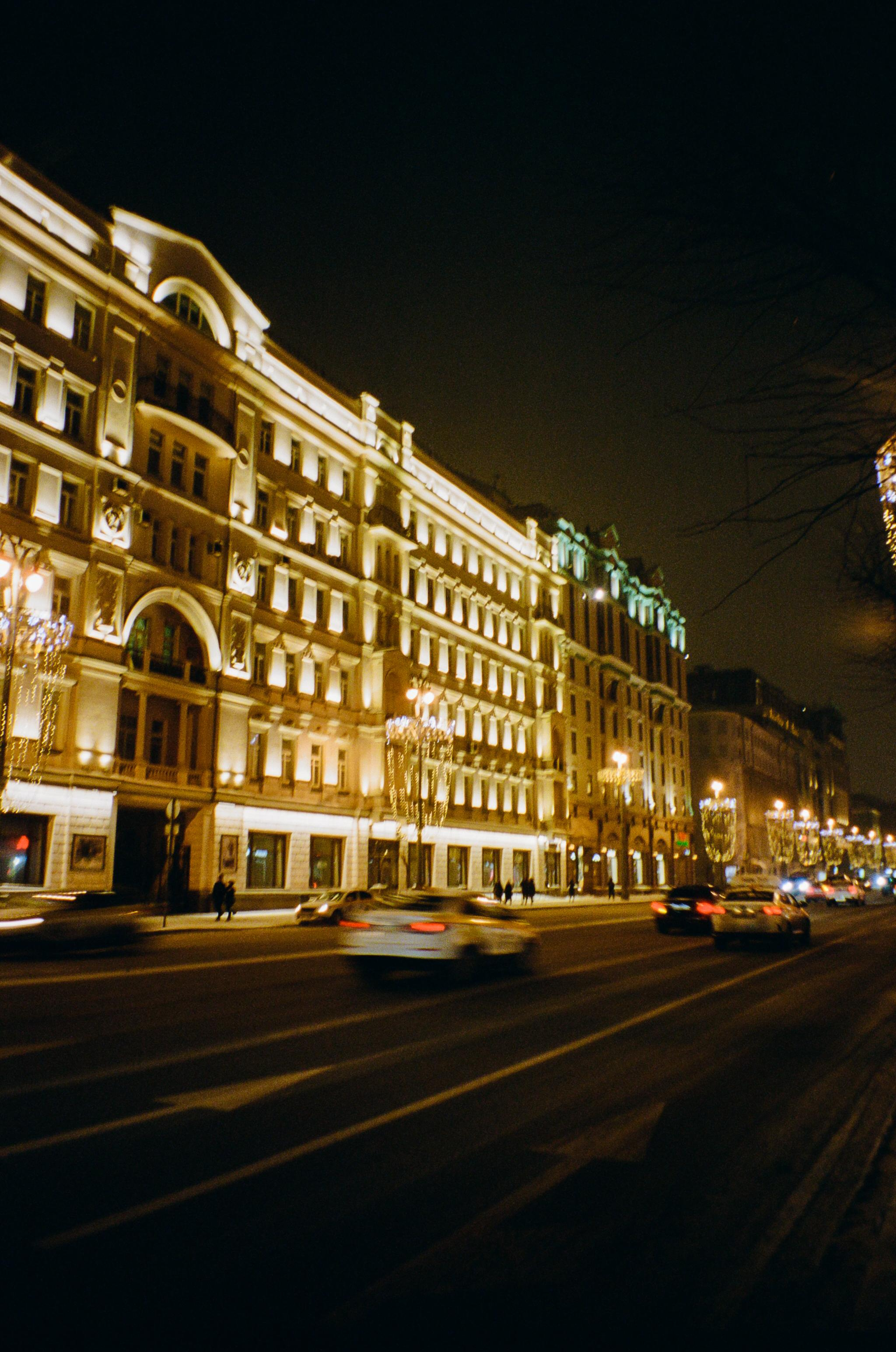 Тверская в феврале. Фонари. Фотограф-документалист Мария Осокина