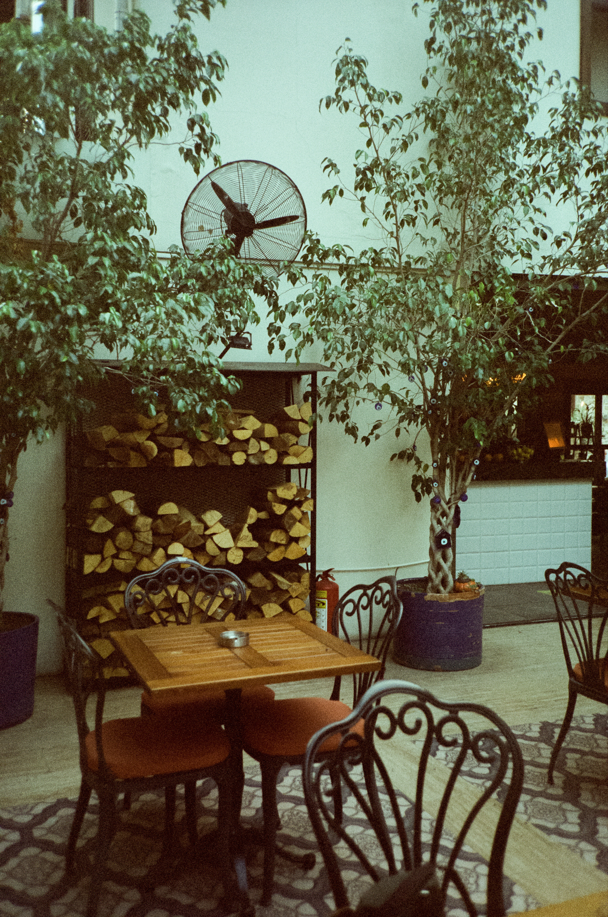 Route Burger House кафе в старом городе Антальи. Фотограф-документалист Мария Осокина