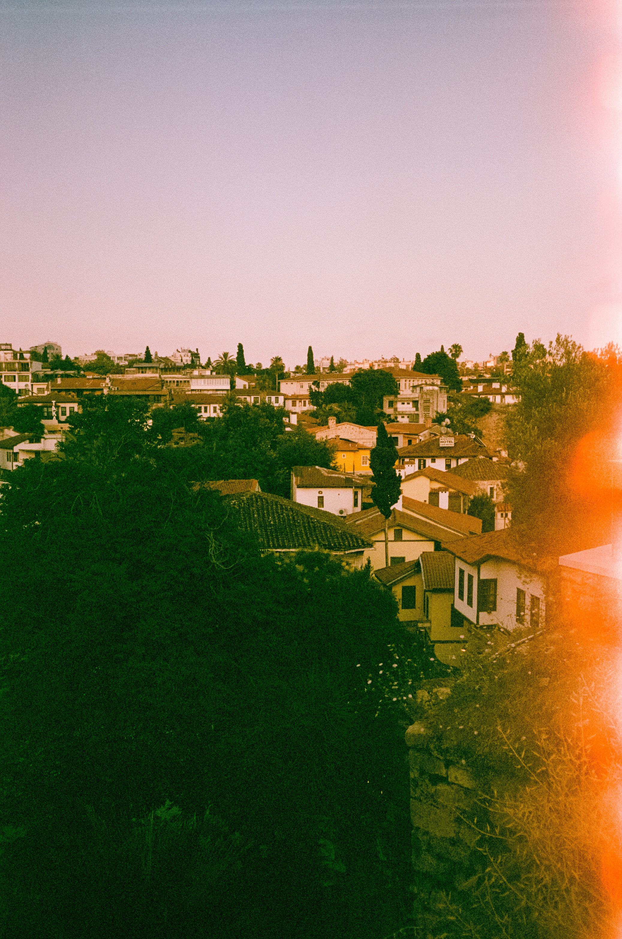 Вид на старый город и порт со смотровой площадки. Просрочка. Фотограф-документалист Мария Осокина