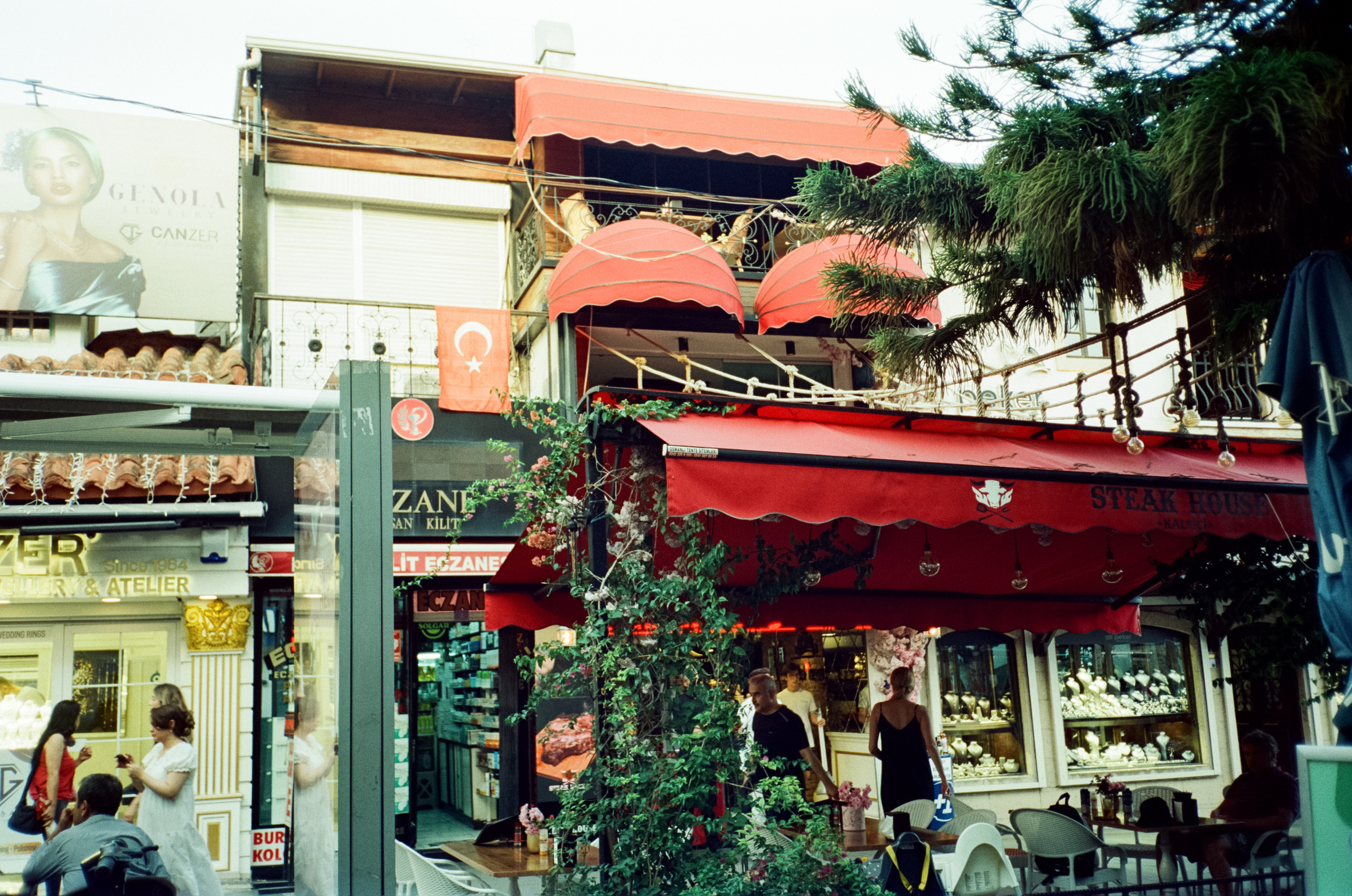 Улочки старого города, котики и кафе GeLatte. Фотограф-документалист Мария Осокина