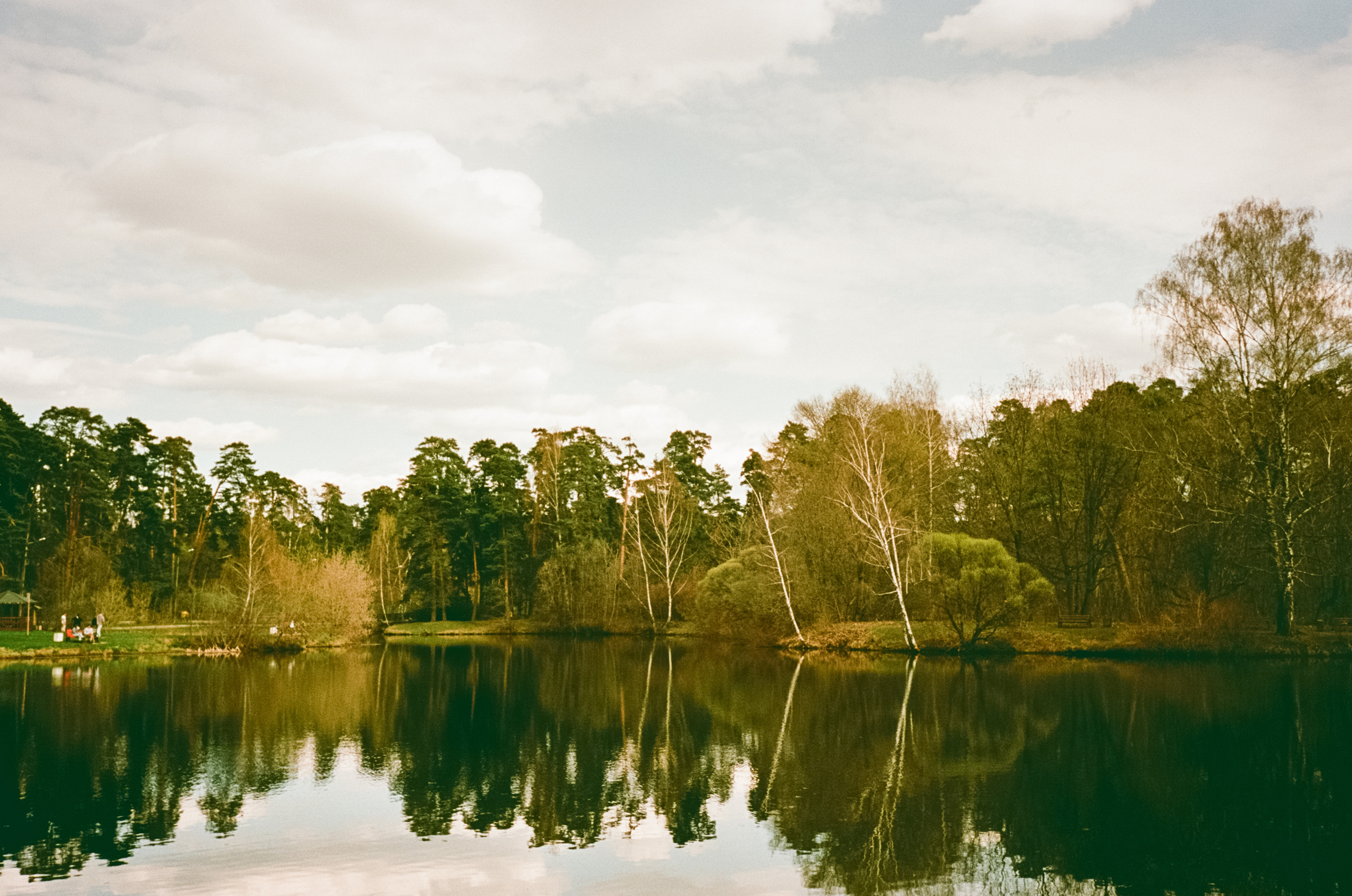 Серебряный Бор. Май. Сепия. Фотограф-документалист Мария Осокина