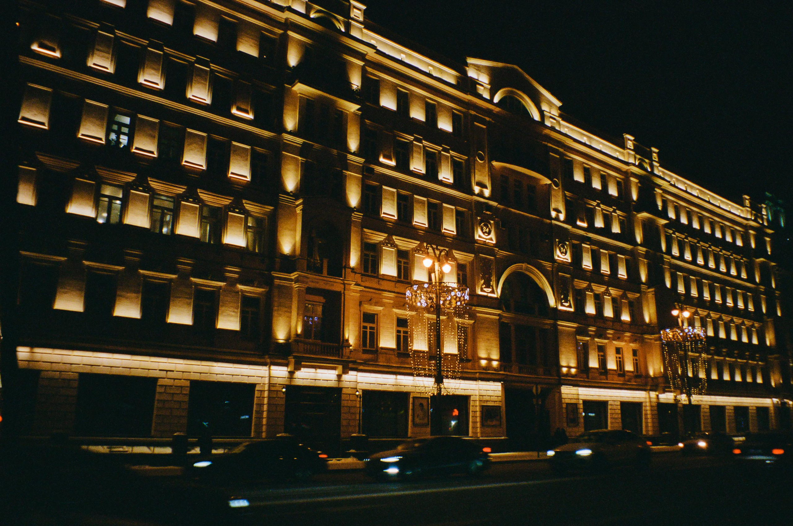 Тверская в феврале. Фонари. Фотограф-документалист Мария Осокина