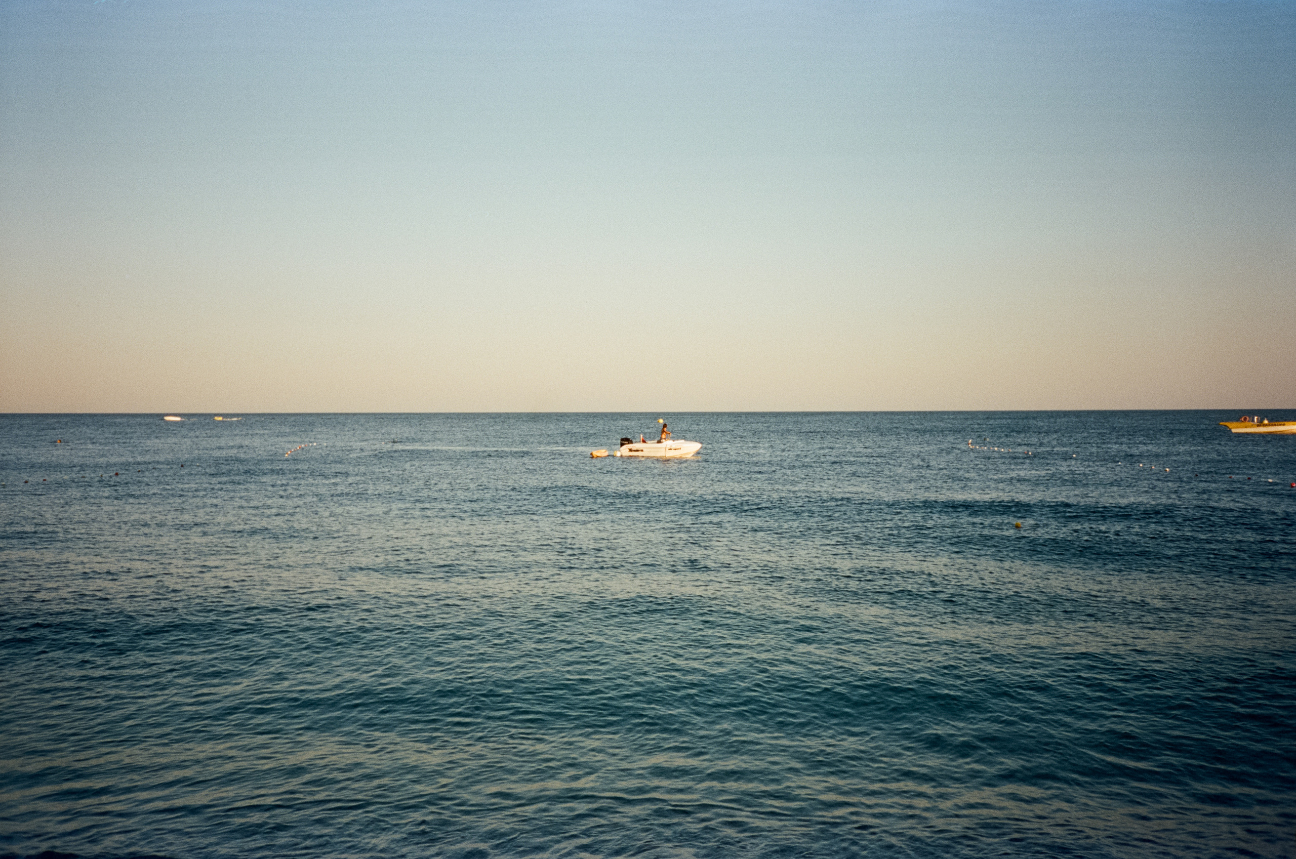 Прогулка на катере до порта Калеичи и обратно к бару Calypso. Закат. Фотограф-документалист Мария Осокина