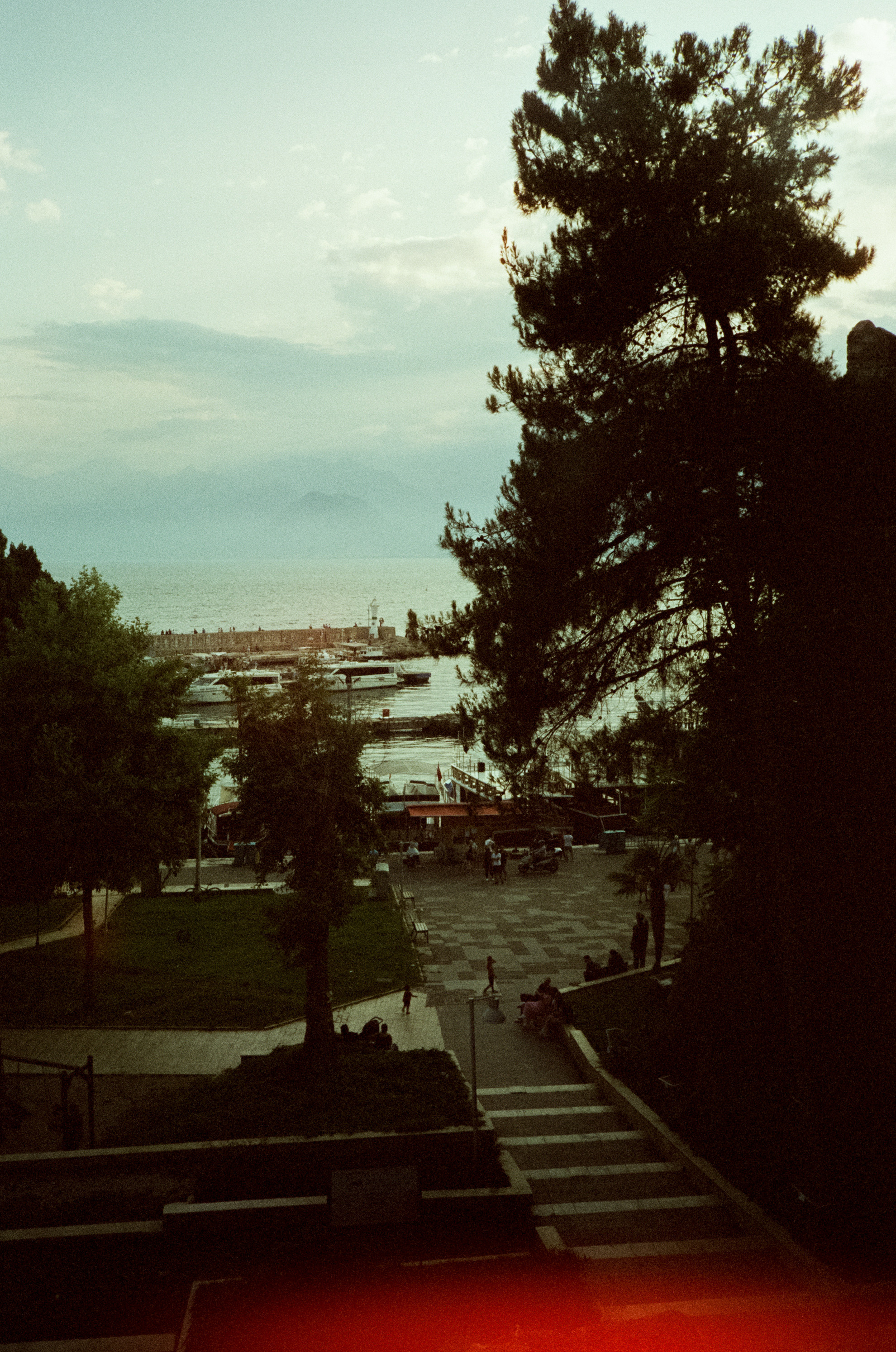 Смотровая площадка, Route Burger House кафе и порт Калеичи. Фотограф-документалист Мария Осокина