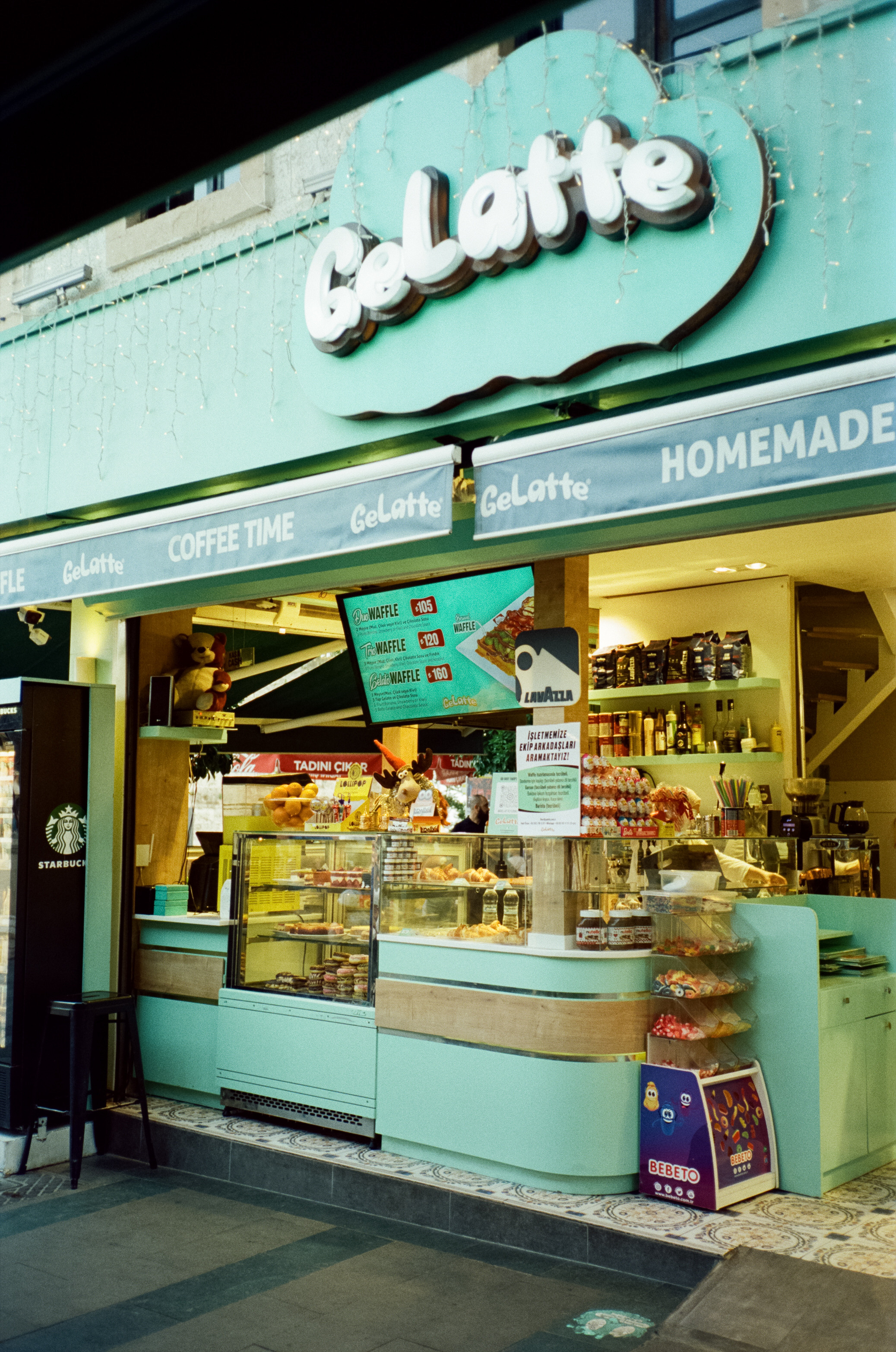 Кафе GeLatte в Калеичи. Фотограф-документалист Мария Осокина