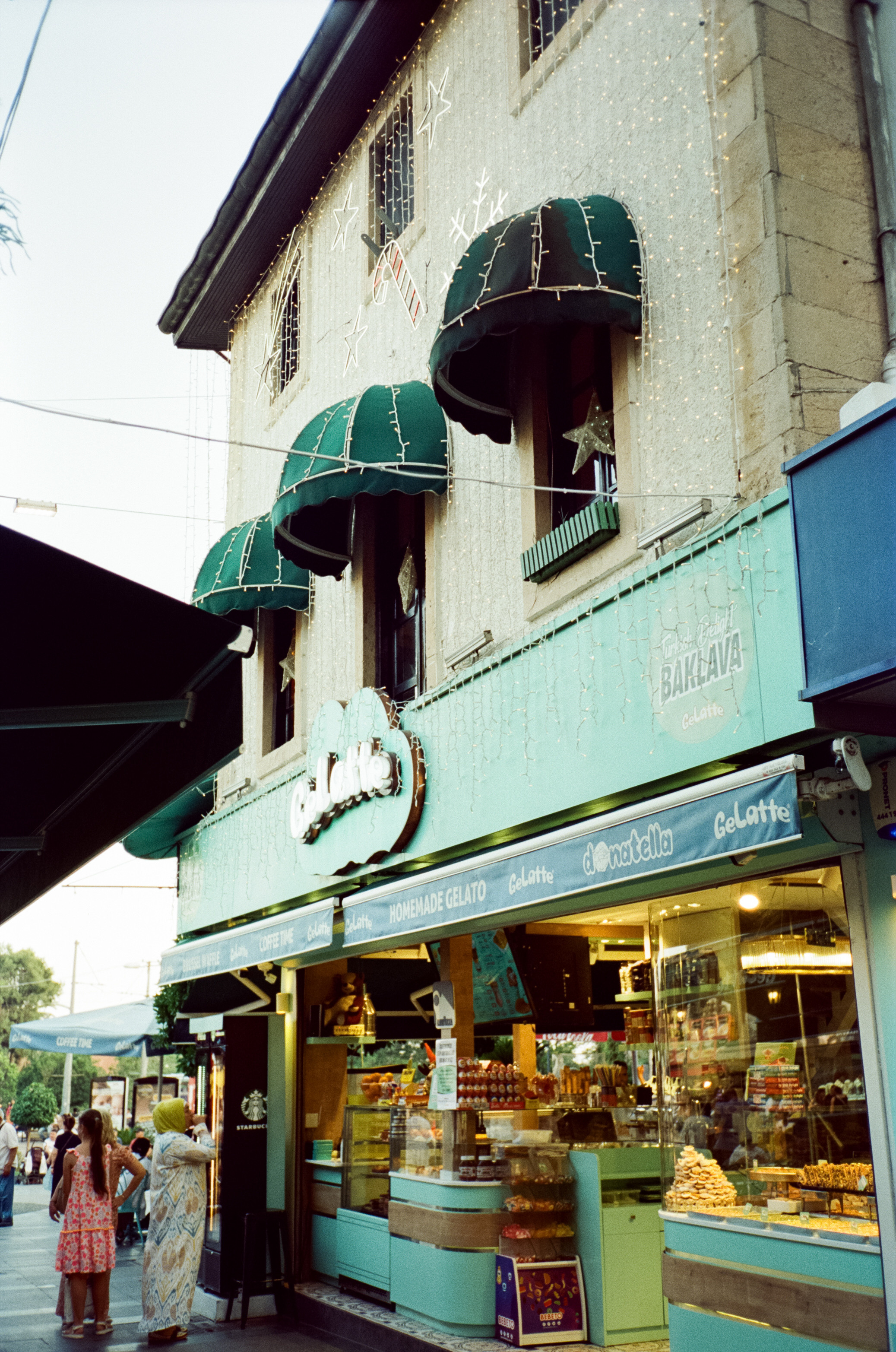 Улочки старого города, котики и кафе GeLatte. Фотограф-документалист Мария Осокина