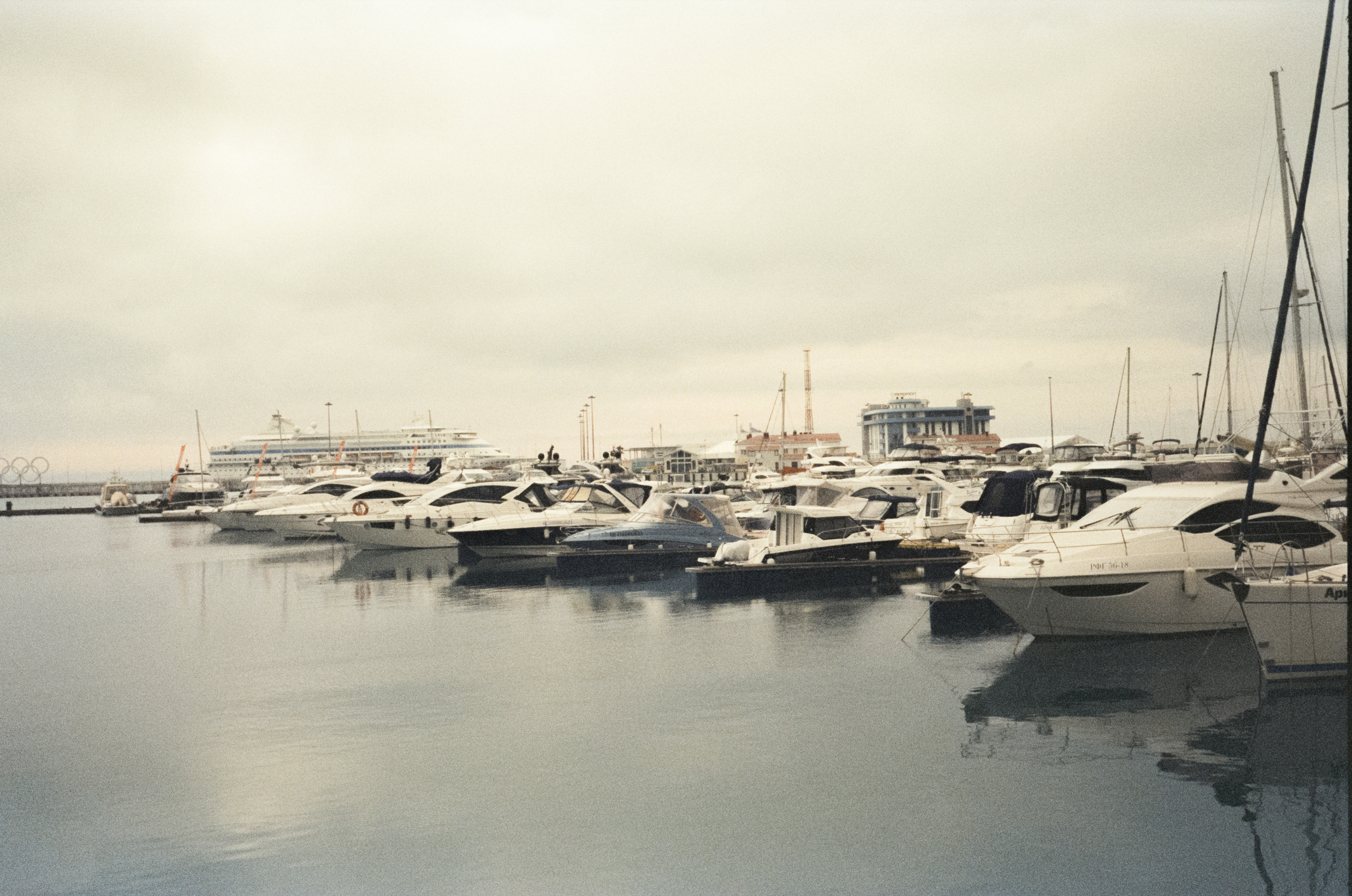 Комсомольский сквер, улочки Сочи и морской порт. Фотограф-документалист Мария Осокина