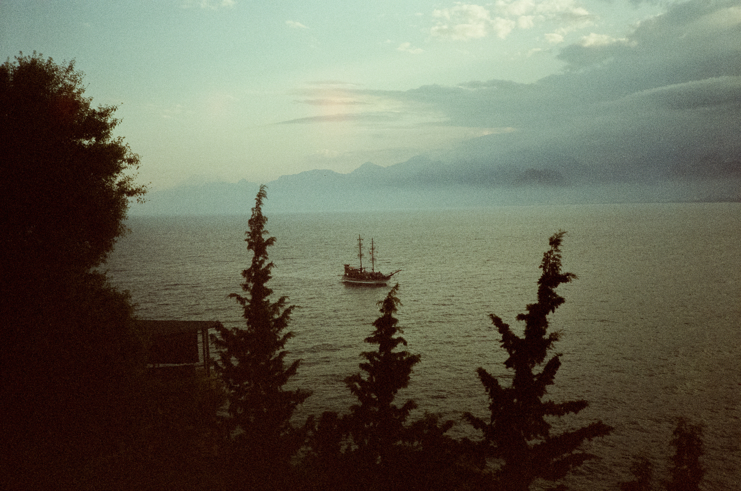 Смотровая площадка, Route Burger House кафе и порт Калеичи. Фотограф-документалист Мария Осокина