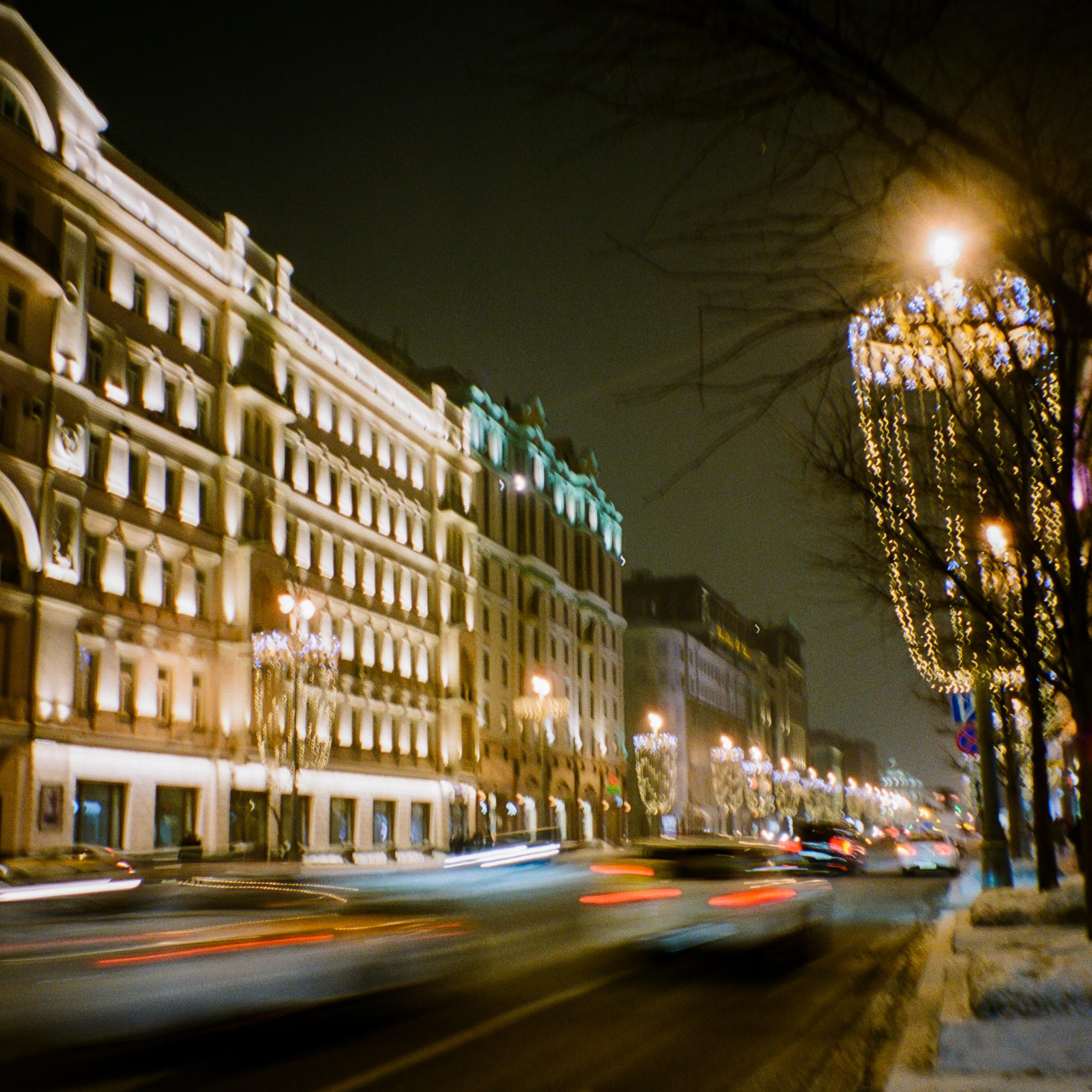 Тверская в феврале. Фонари. Фотограф-документалист Мария Осокина