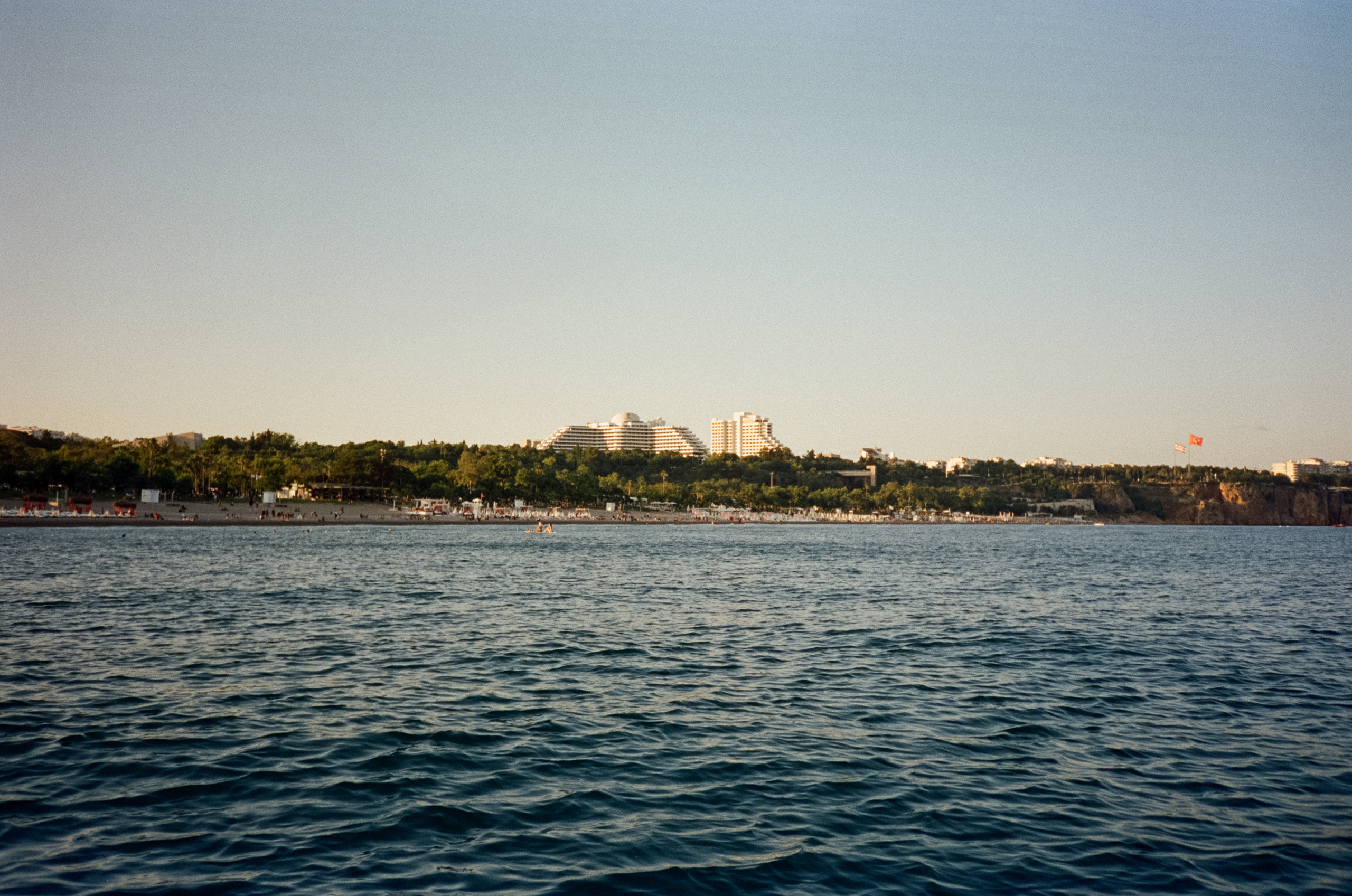 Прогулка на катере до порта Калеичи и обратно к бару Calypso. Закат. Фотограф-документалист Мария Осокина