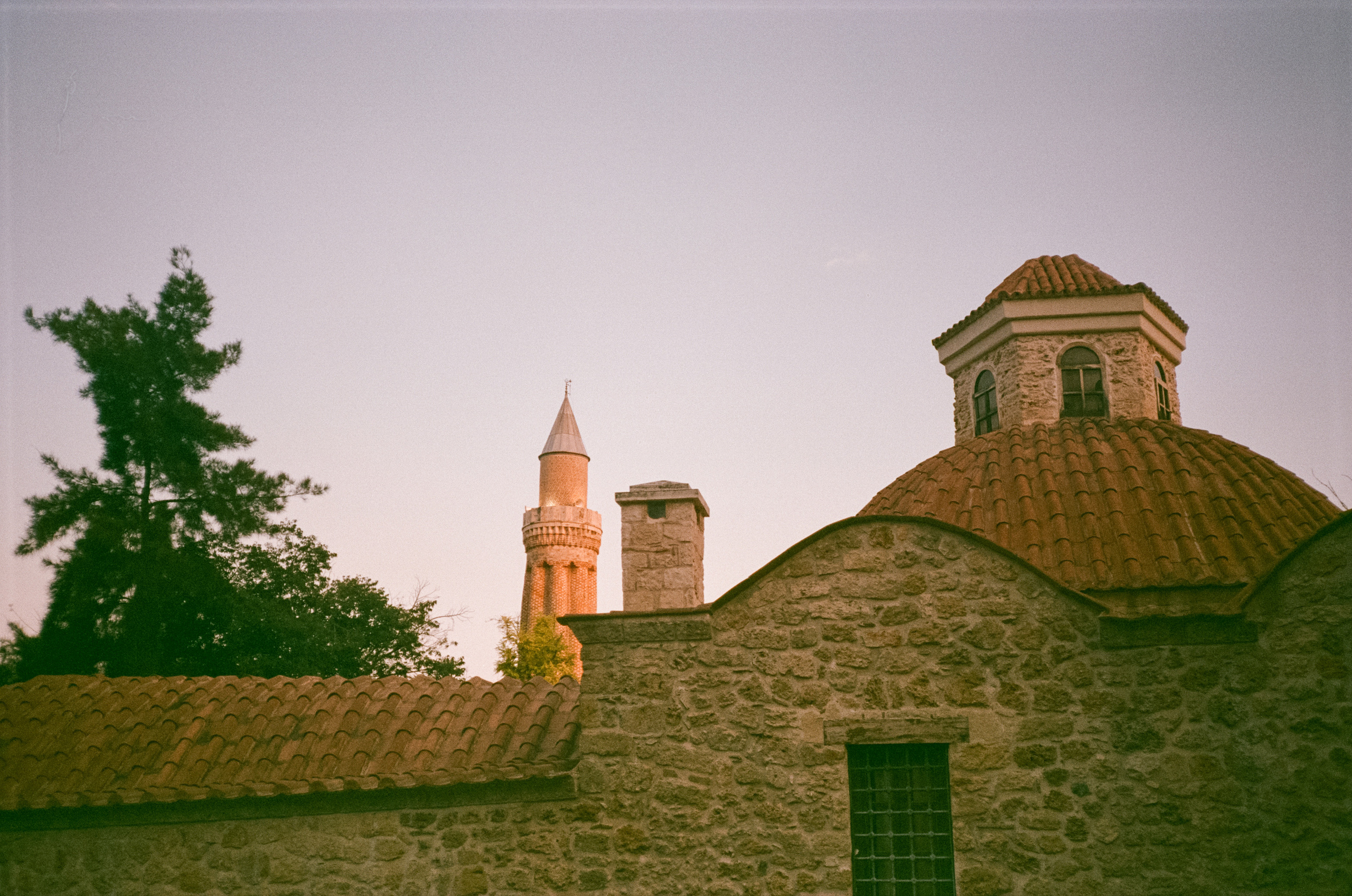 Вид на старый город и порт со смотровой площадки. Просрочка. Фотограф-документалист Мария Осокина