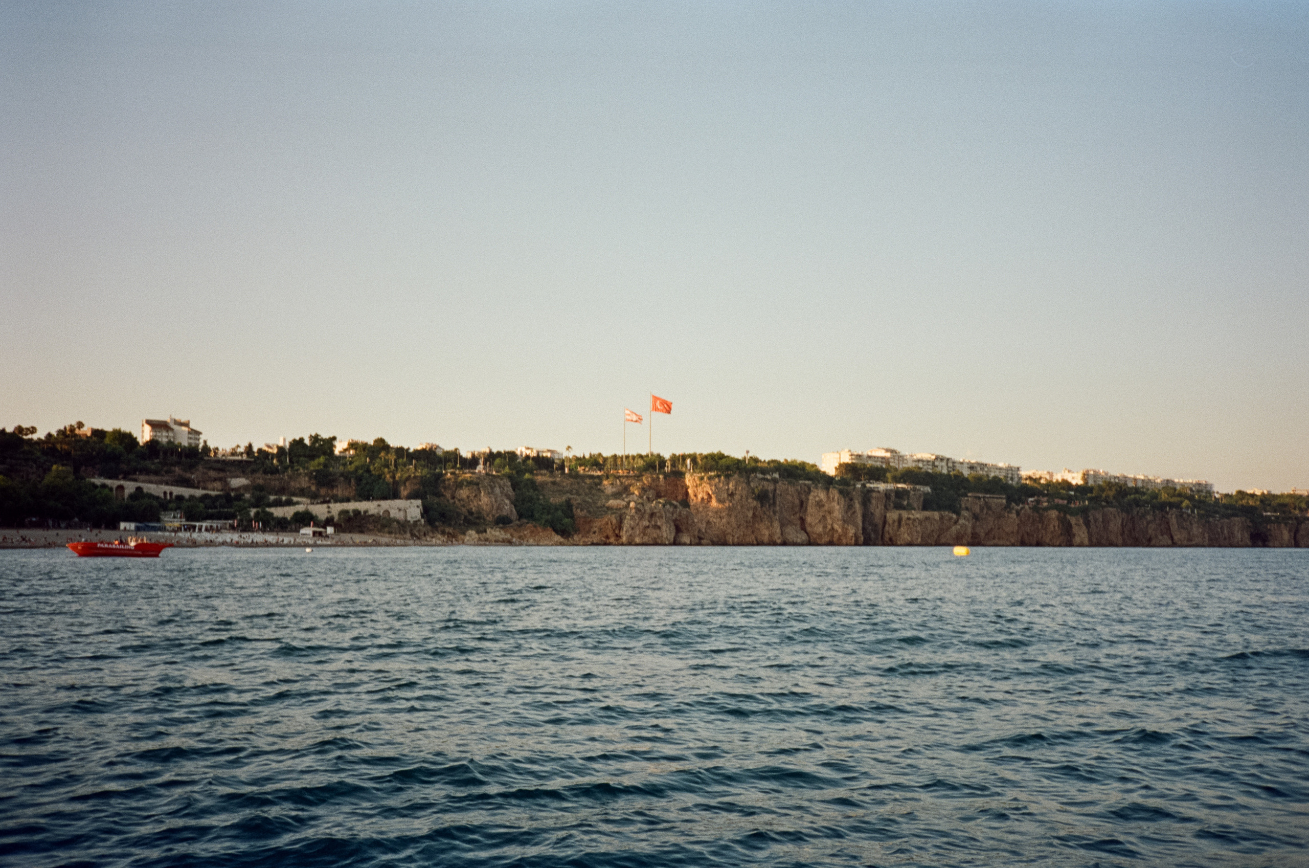 Прогулка на катере до порта Калеичи и обратно к бару Calypso. Закат. Фотограф-документалист Мария Осокина