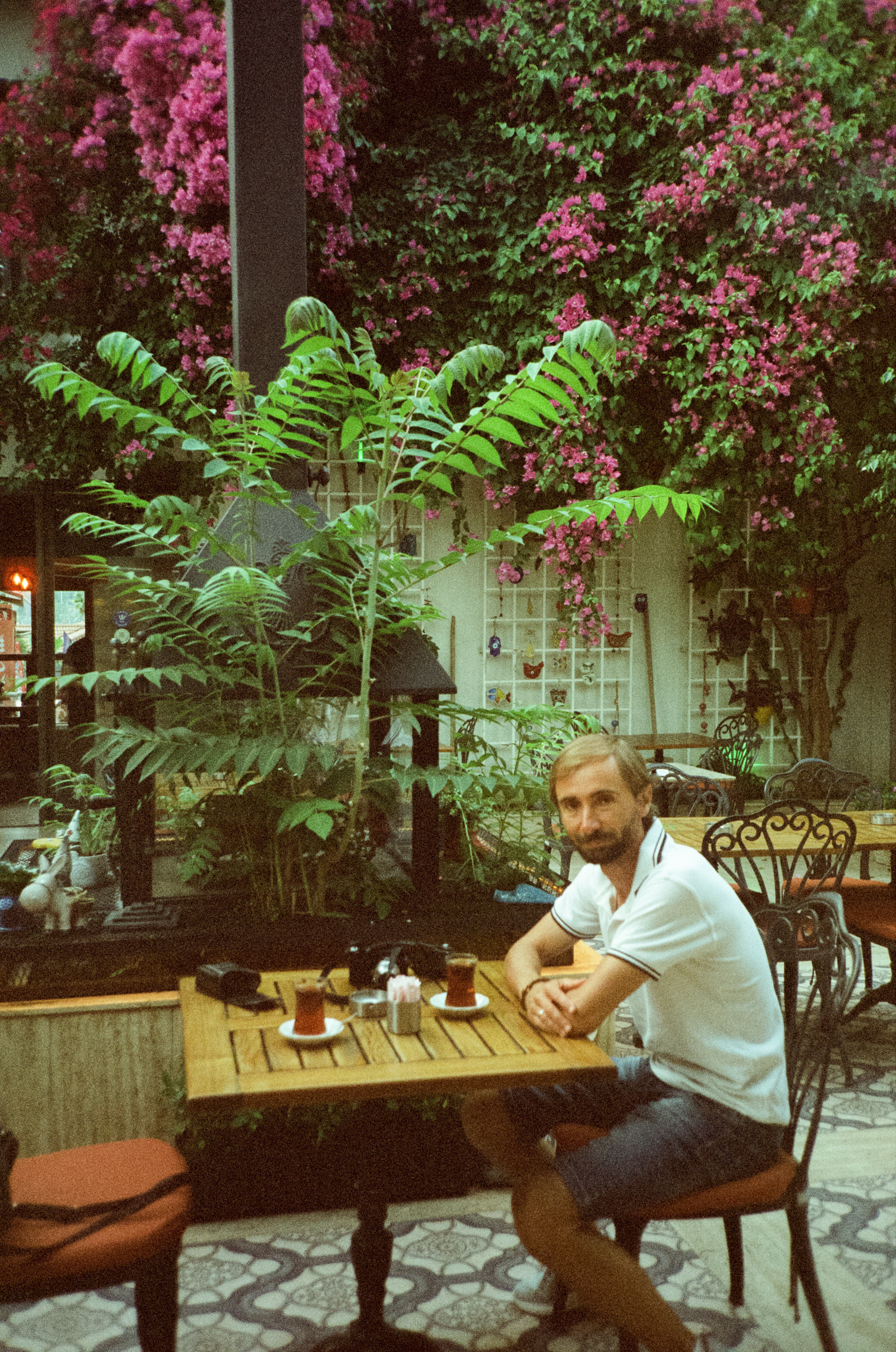 Route Burger House кафе в старом городе Антальи. Фотограф-документалист Мария Осокина