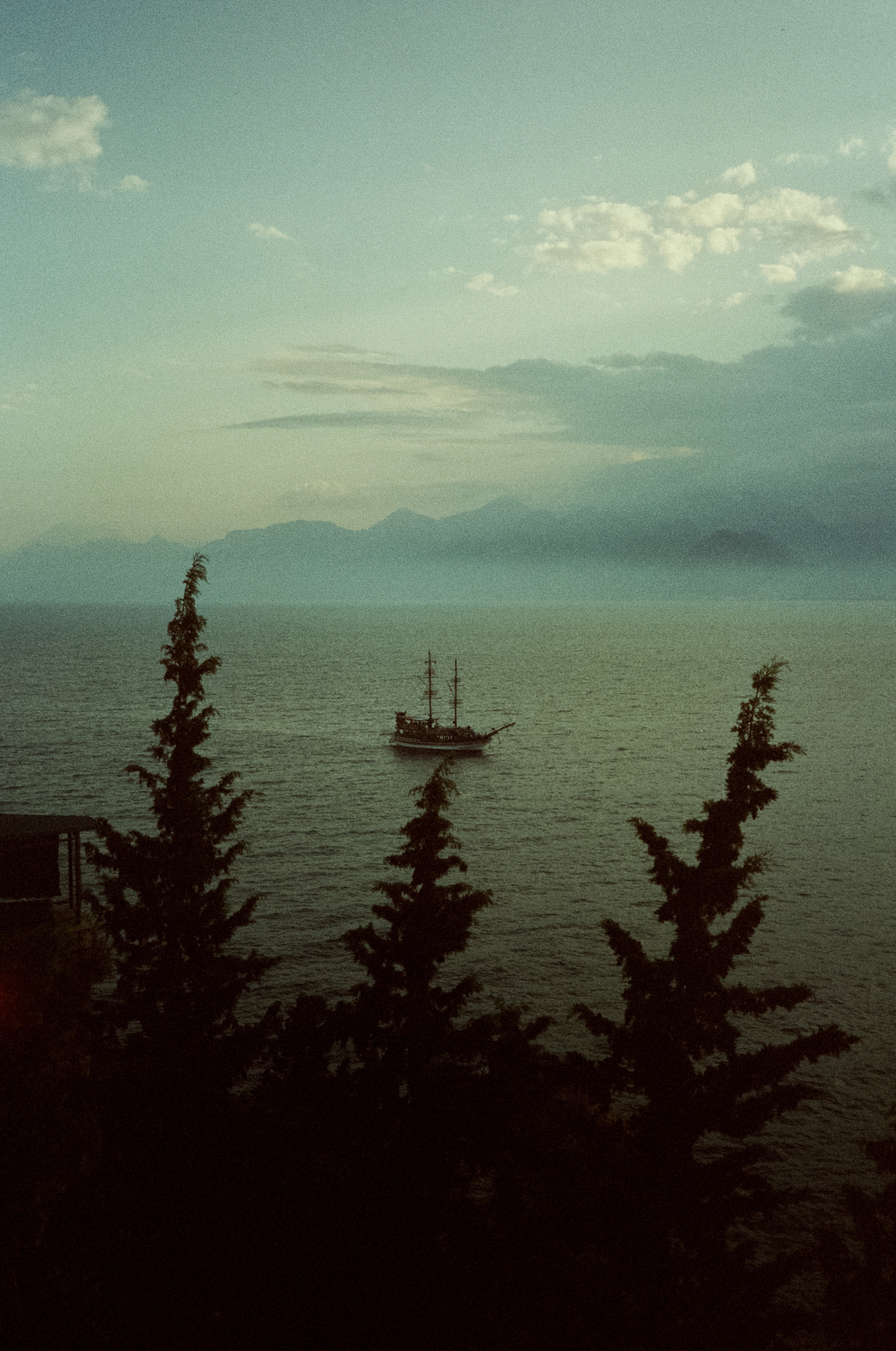 Смотровая площадка, Route Burger House кафе и порт Калеичи. Фотограф-документалист Мария Осокина