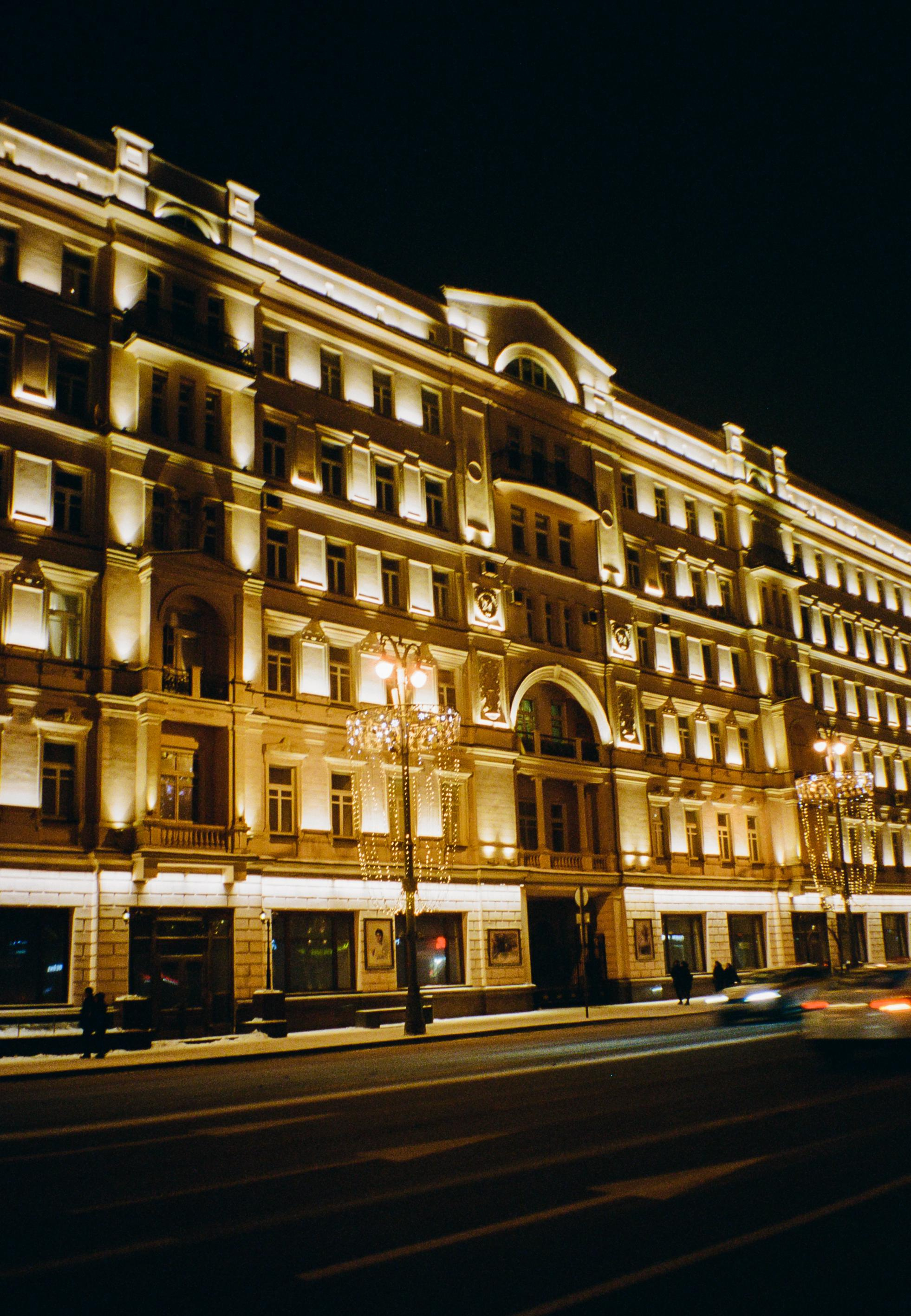 Тверская в феврале. Фонари. Фотограф-документалист Мария Осокина