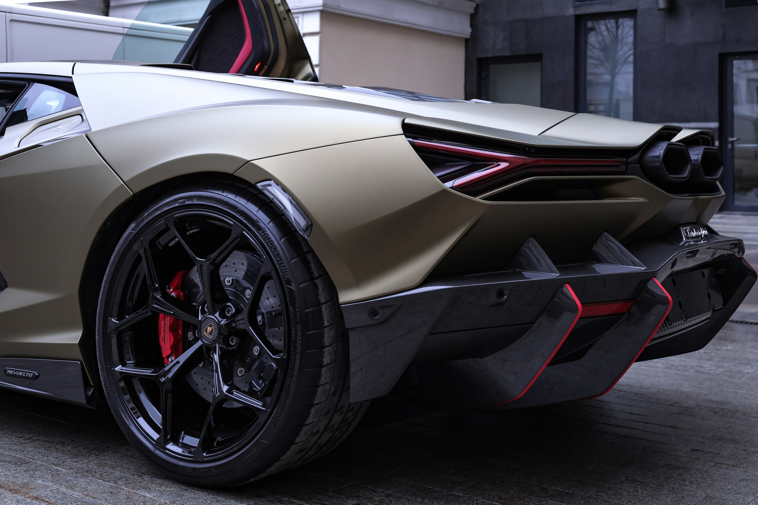 2024 Lamborghini Revuelto 6.5 AMT. Mixturecaptures