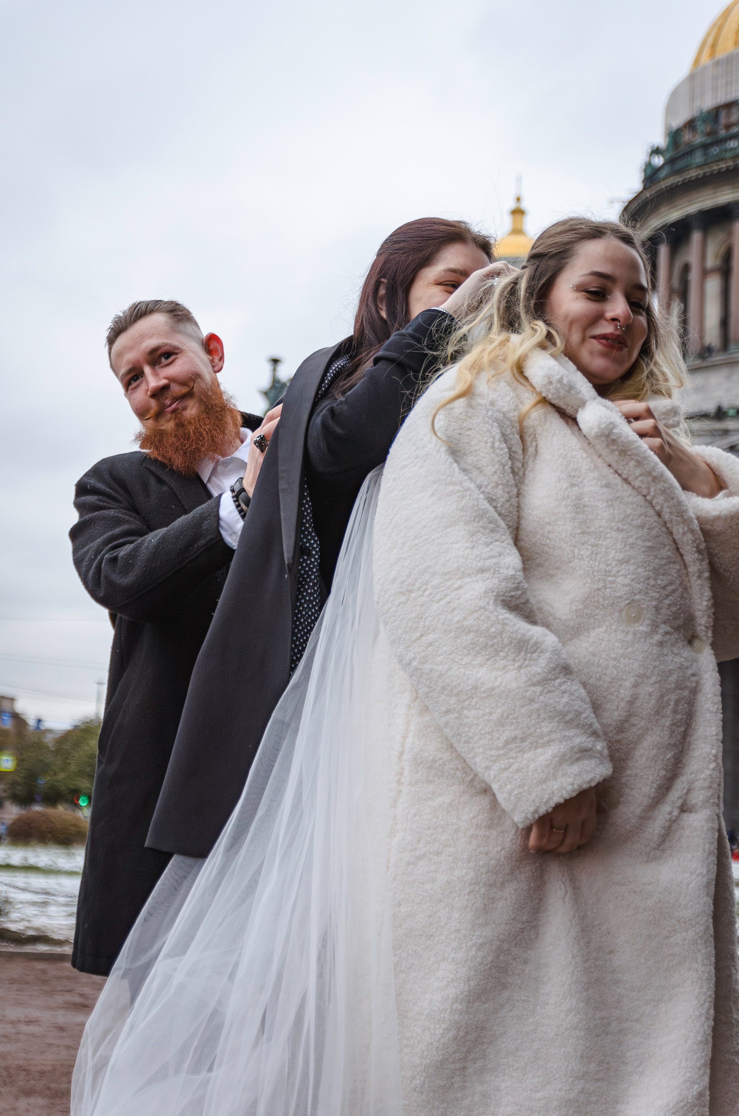 Репортажка в ЗАГСе росписи молодожёнов. Портретный и репортажный фотограф в Санкт-Петербурге