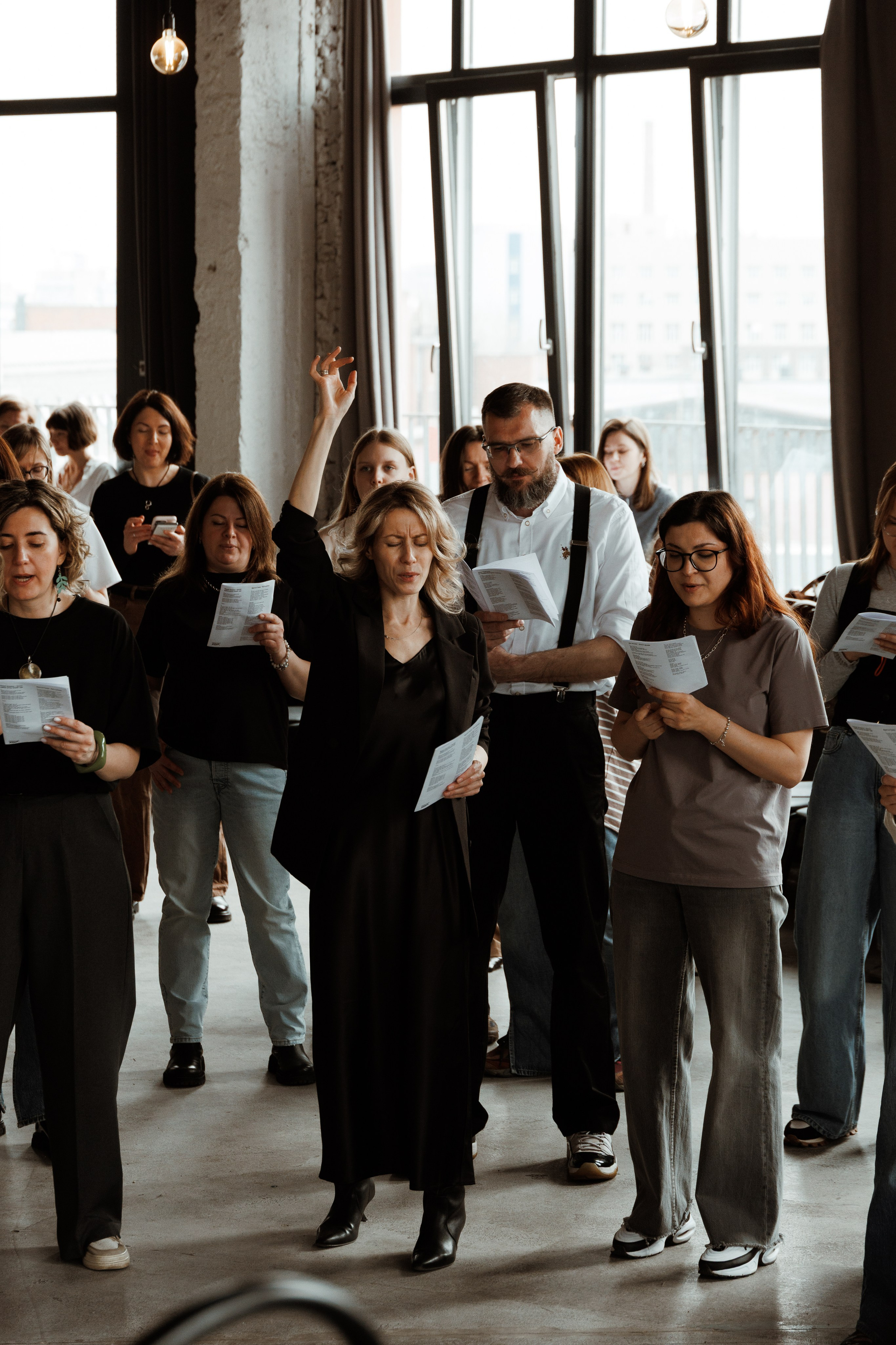 Нескучный хор | репетиция в доме Музыки. Портретный фотограф Москва | Елена Столиванова