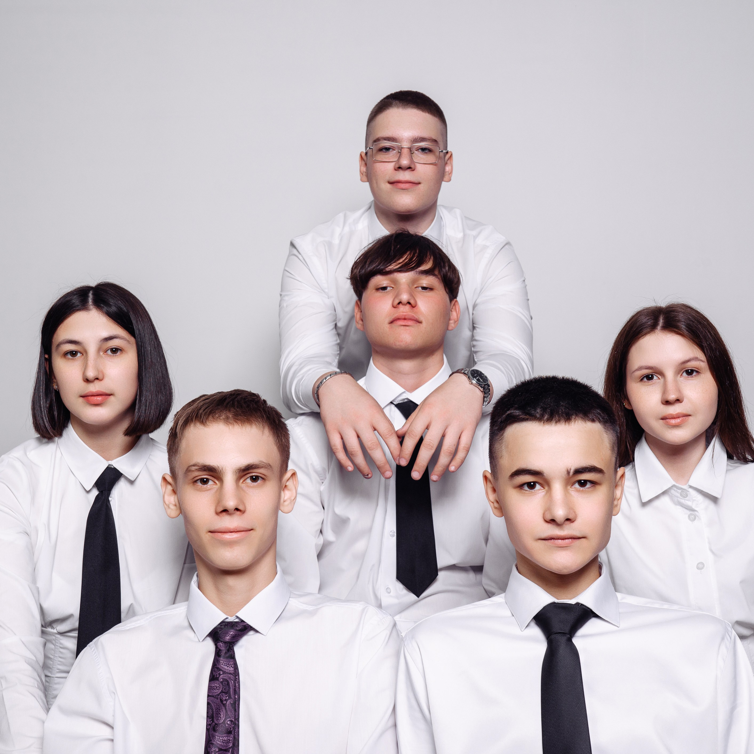 Альбомы в ФотоСтудии SelfieBox. НеФотоАльбом — выпускные альбомы Абакан Минусинск Черногорск Хакасия