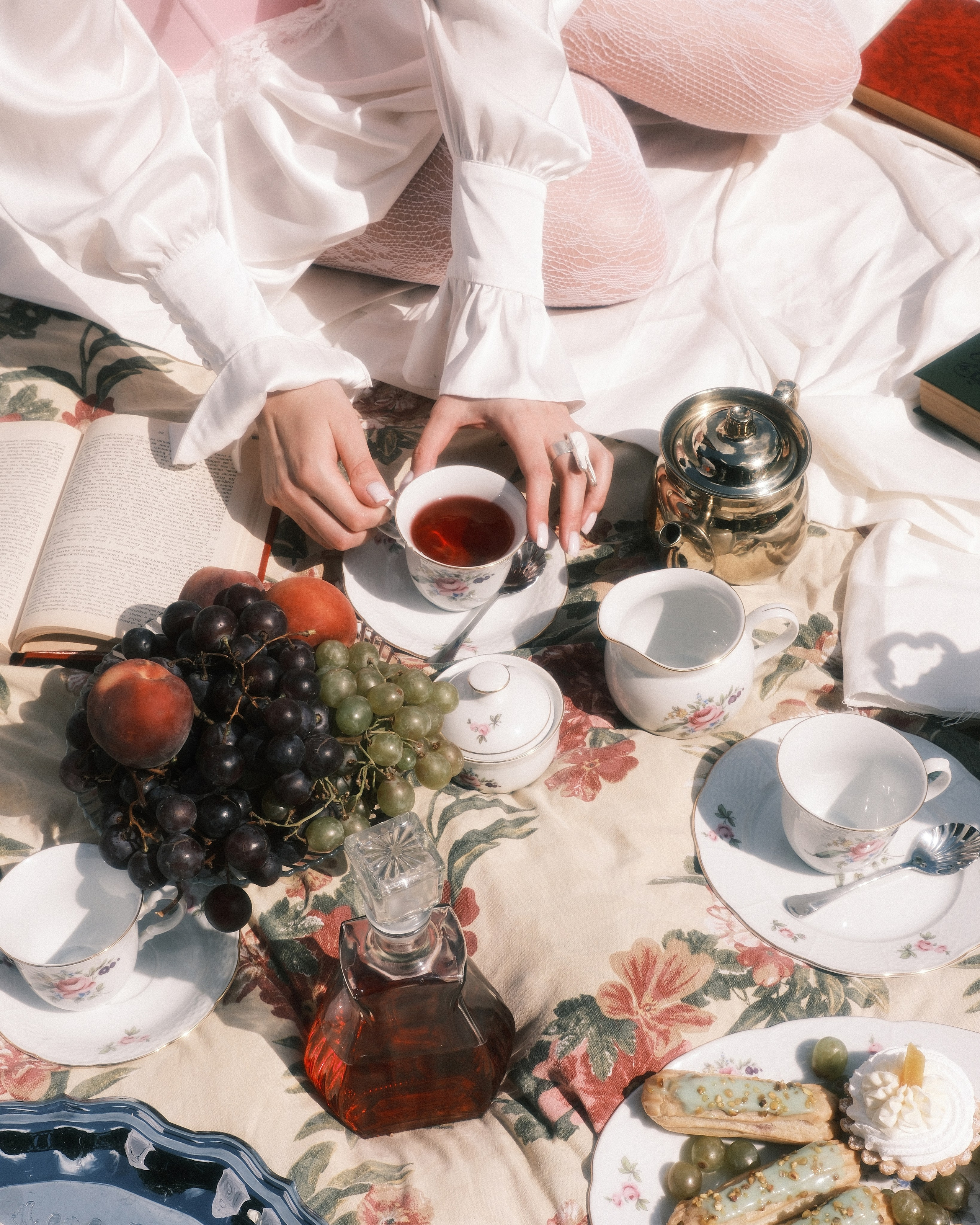 Организаторы: •Photo.karton                                   • Евгения (b_quarkk) •Алёна Кагор  (Kagor_Style) Модели: •Алёна Кагор (Kagor_Style)                  •Аня (ah___anna) •Анастасия (imananasya).  •Алёна (alenamalykla)