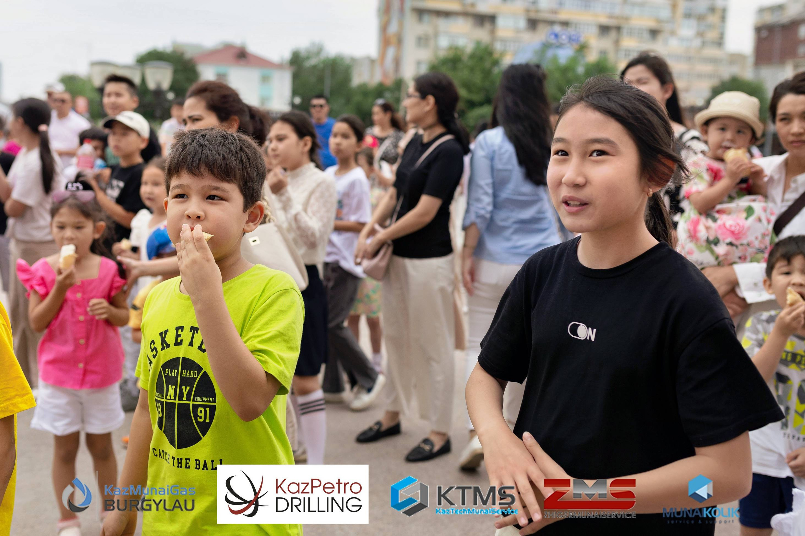 Фоторепортаж с 1 июня в Атырау (день защиты детей). Фотограф в Атырау Максим Стадниченко