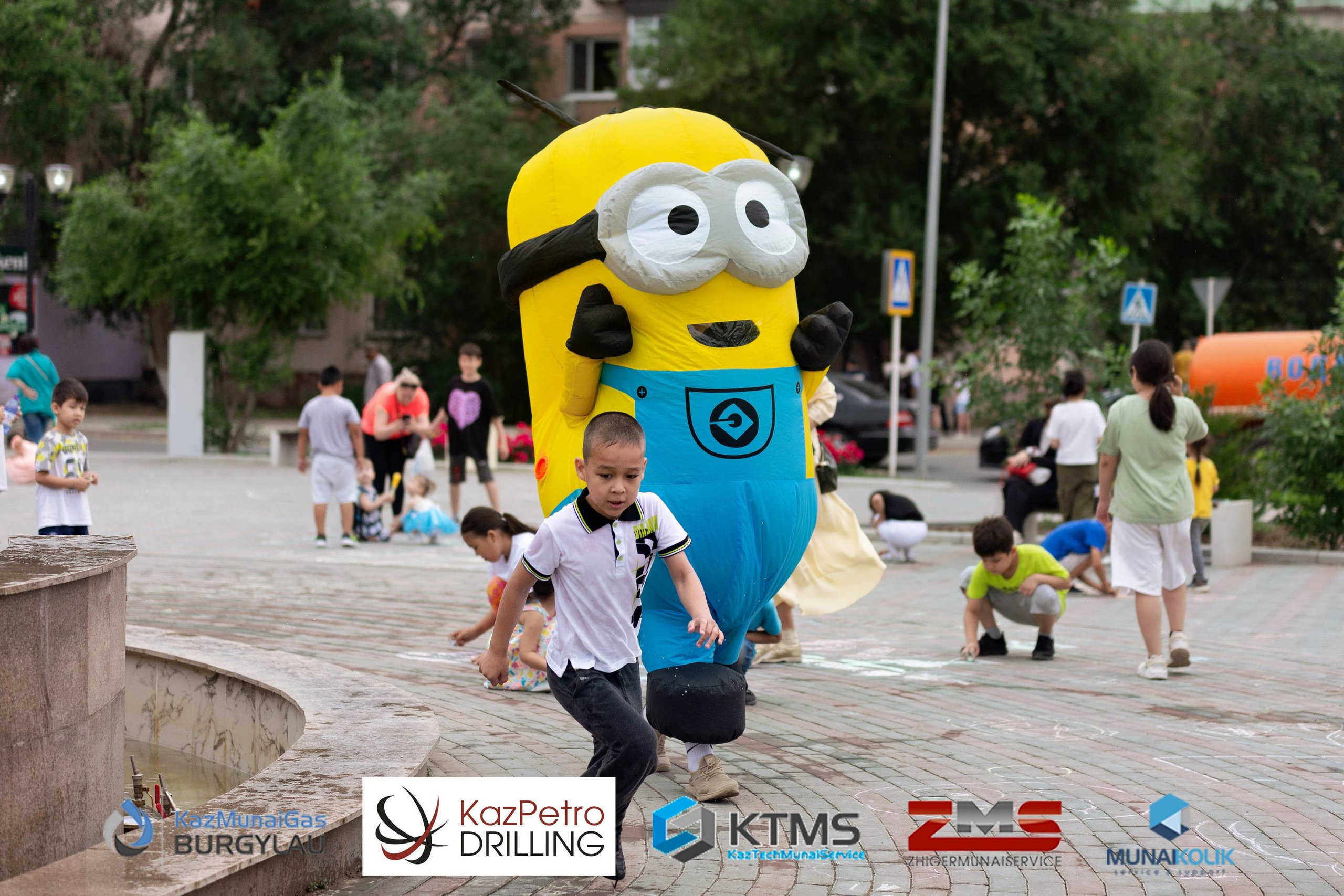Фоторепортаж с 1 июня в Атырау (день защиты детей). Фотограф в Атырау Максим Стадниченко