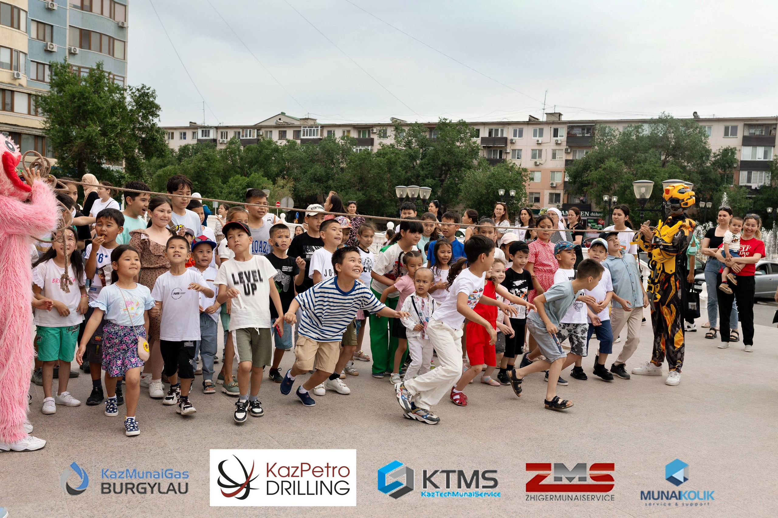 Фоторепортаж с 1 июня в Атырау (день защиты детей). Фотограф в Атырау Максим Стадниченко