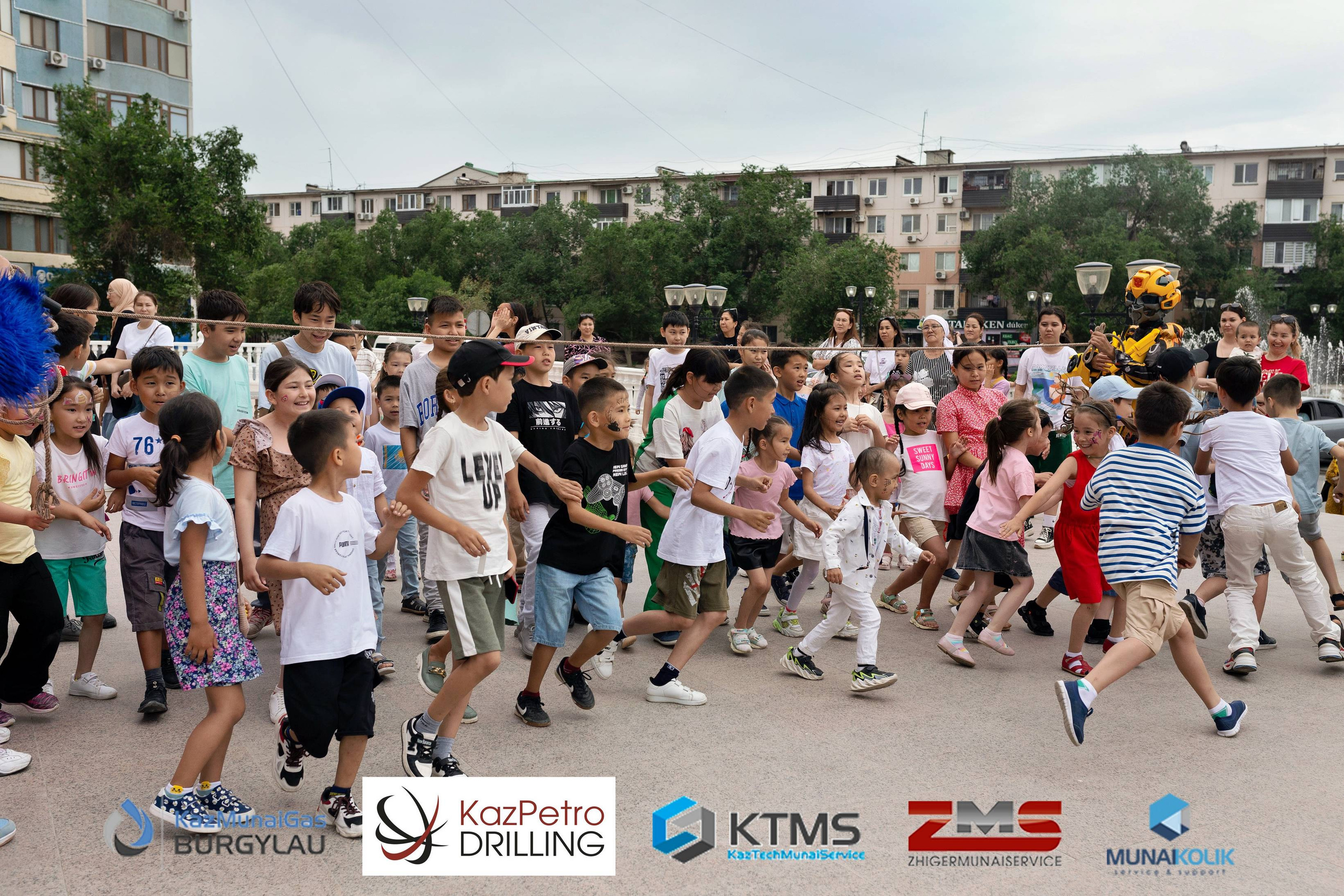 Фоторепортаж с 1 июня в Атырау (день защиты детей). Фотограф в Атырау Максим Стадниченко