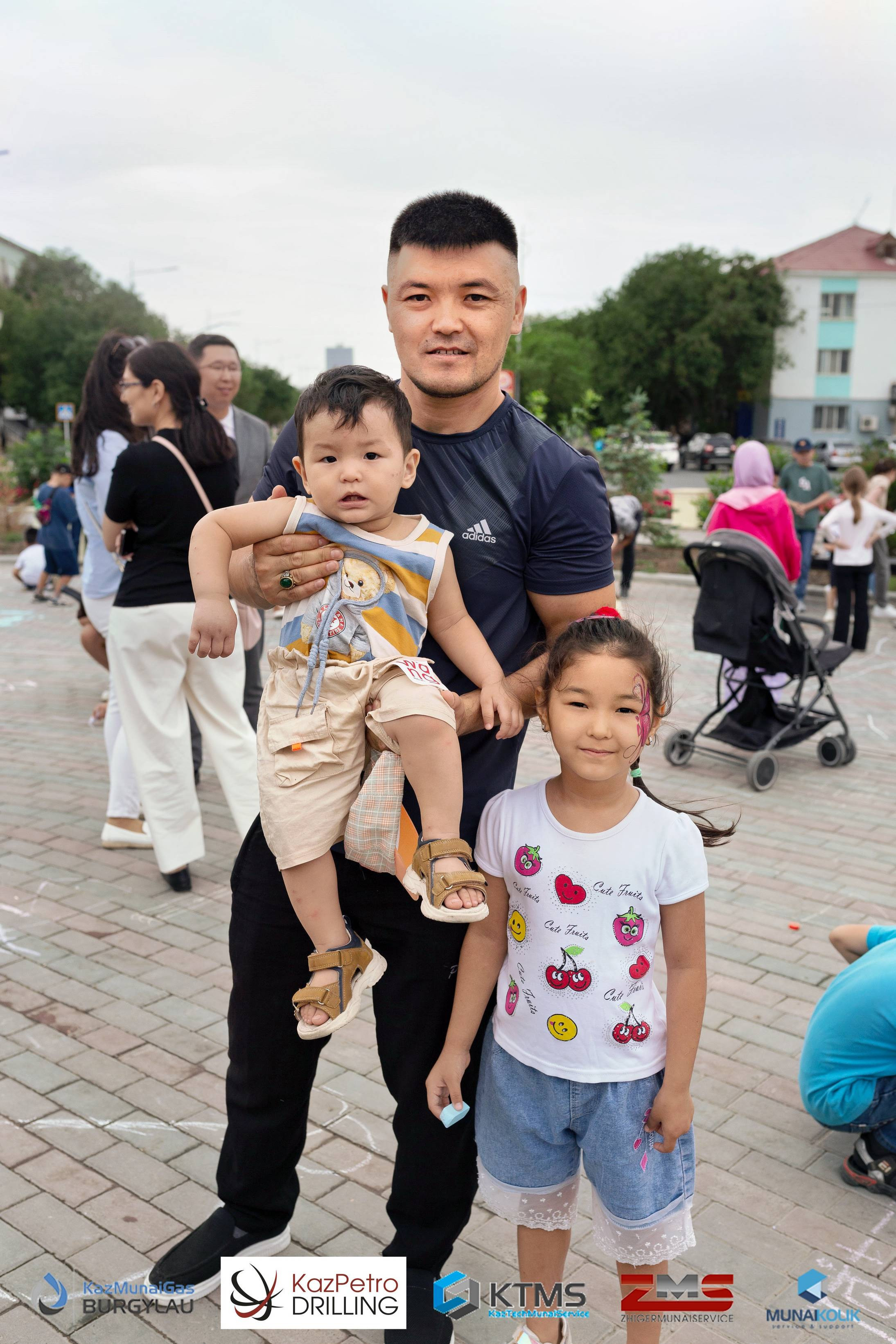 Фоторепортаж с 1 июня в Атырау (день защиты детей). Фотограф в Атырау Максим Стадниченко