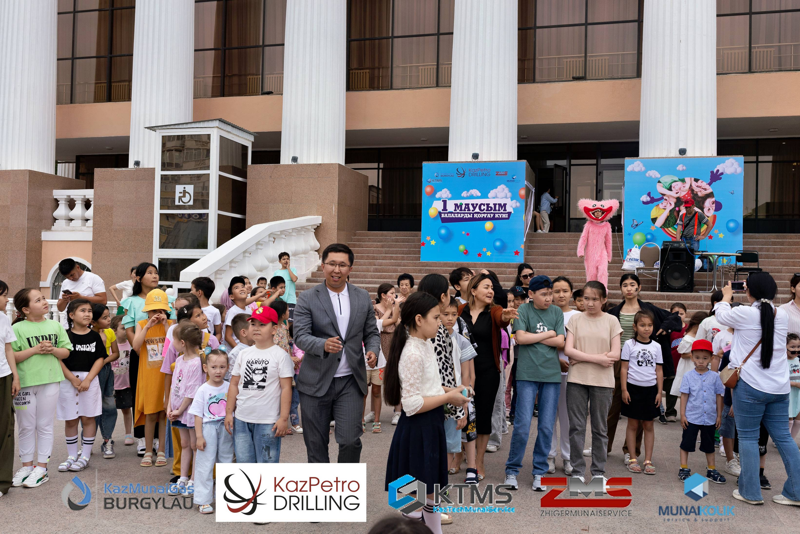 Фоторепортаж с 1 июня в Атырау (день защиты детей). Фотограф в Атырау Максим Стадниченко
