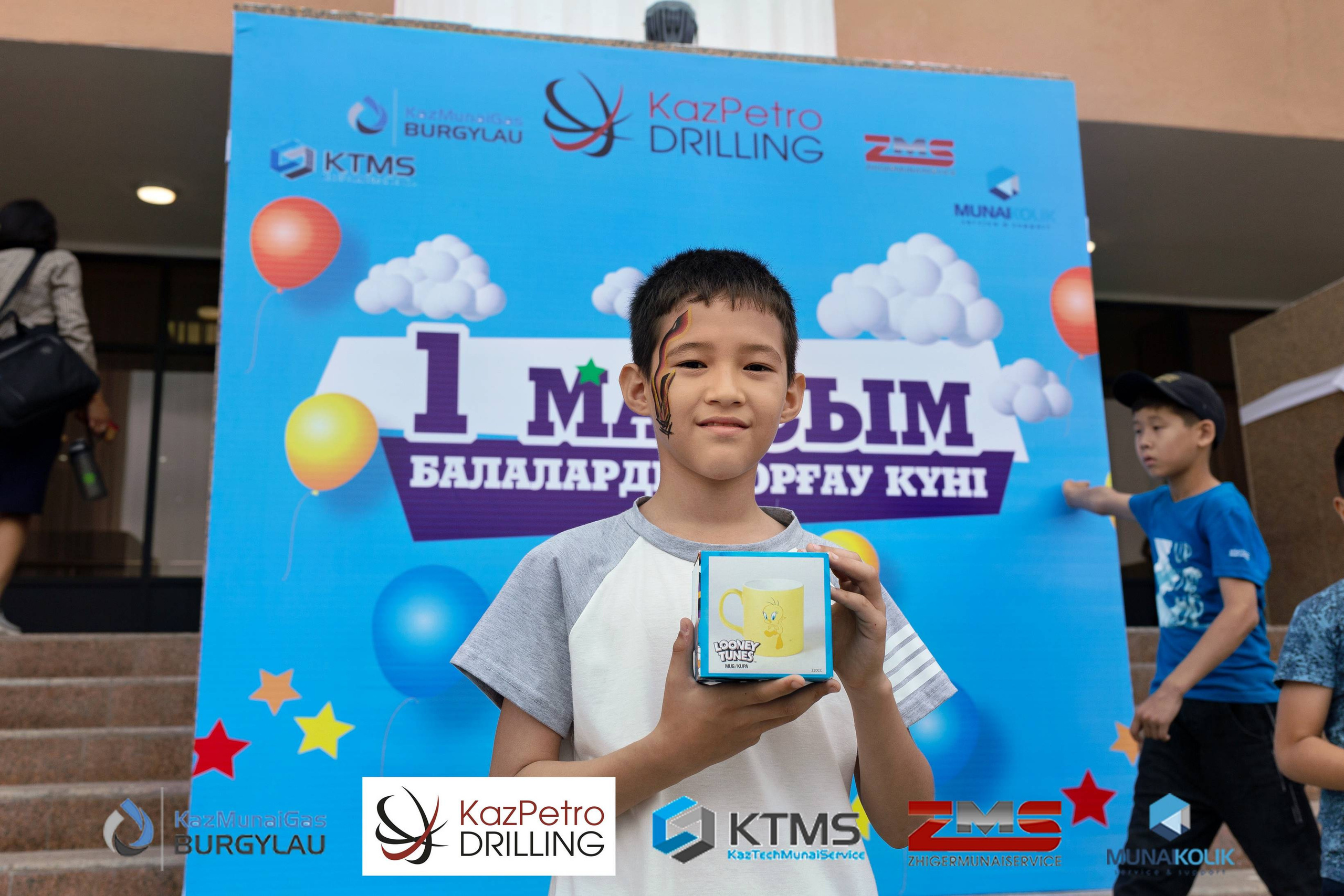 Фоторепортаж с 1 июня в Атырау (день защиты детей). Фотограф в Атырау Максим Стадниченко