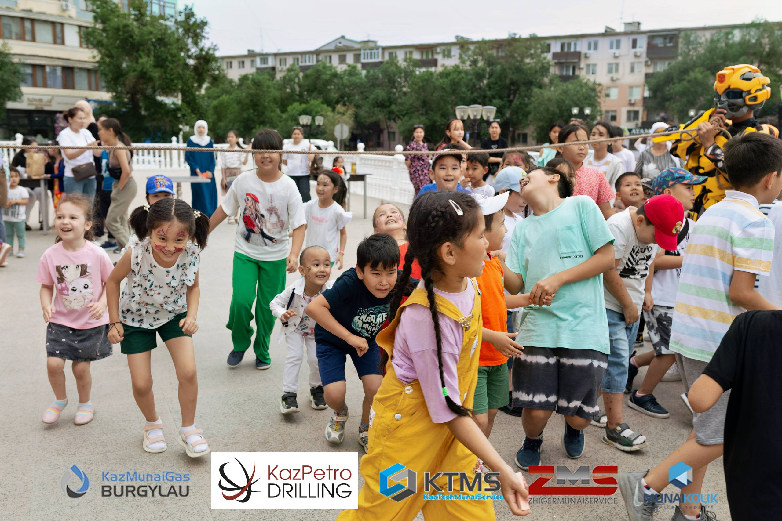 Фоторепортаж с 1 июня в Атырау (день защиты детей). Фотограф в Атырау Максим Стадниченко