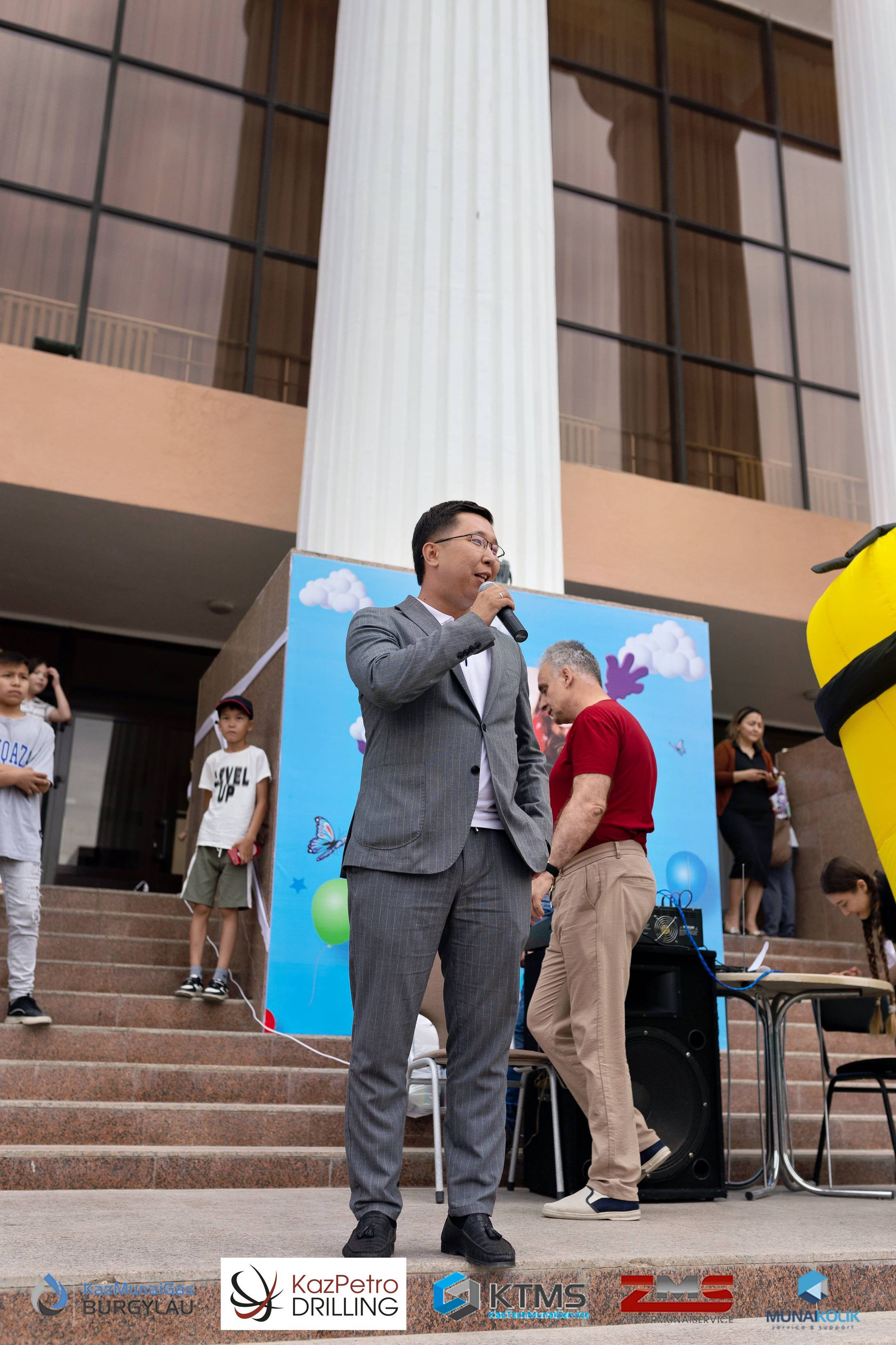 Фоторепортаж с 1 июня в Атырау (день защиты детей). Фотограф в Атырау Максим Стадниченко