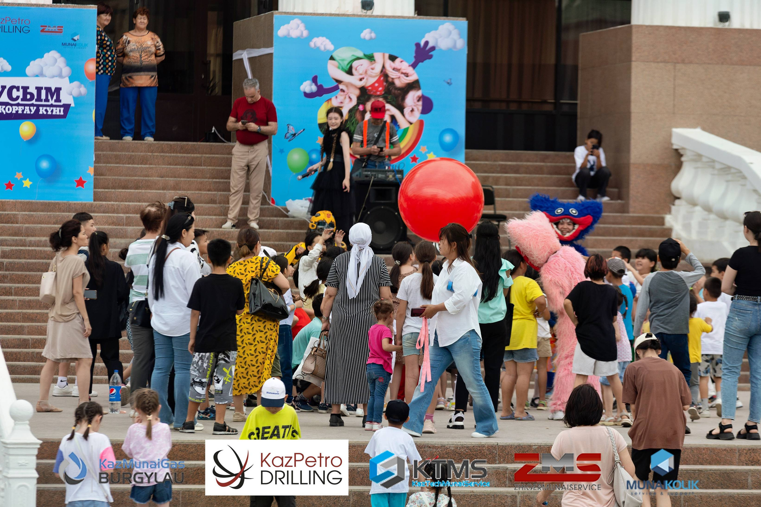 Фоторепортаж с 1 июня в Атырау (день защиты детей). Фотограф в Атырау Максим Стадниченко