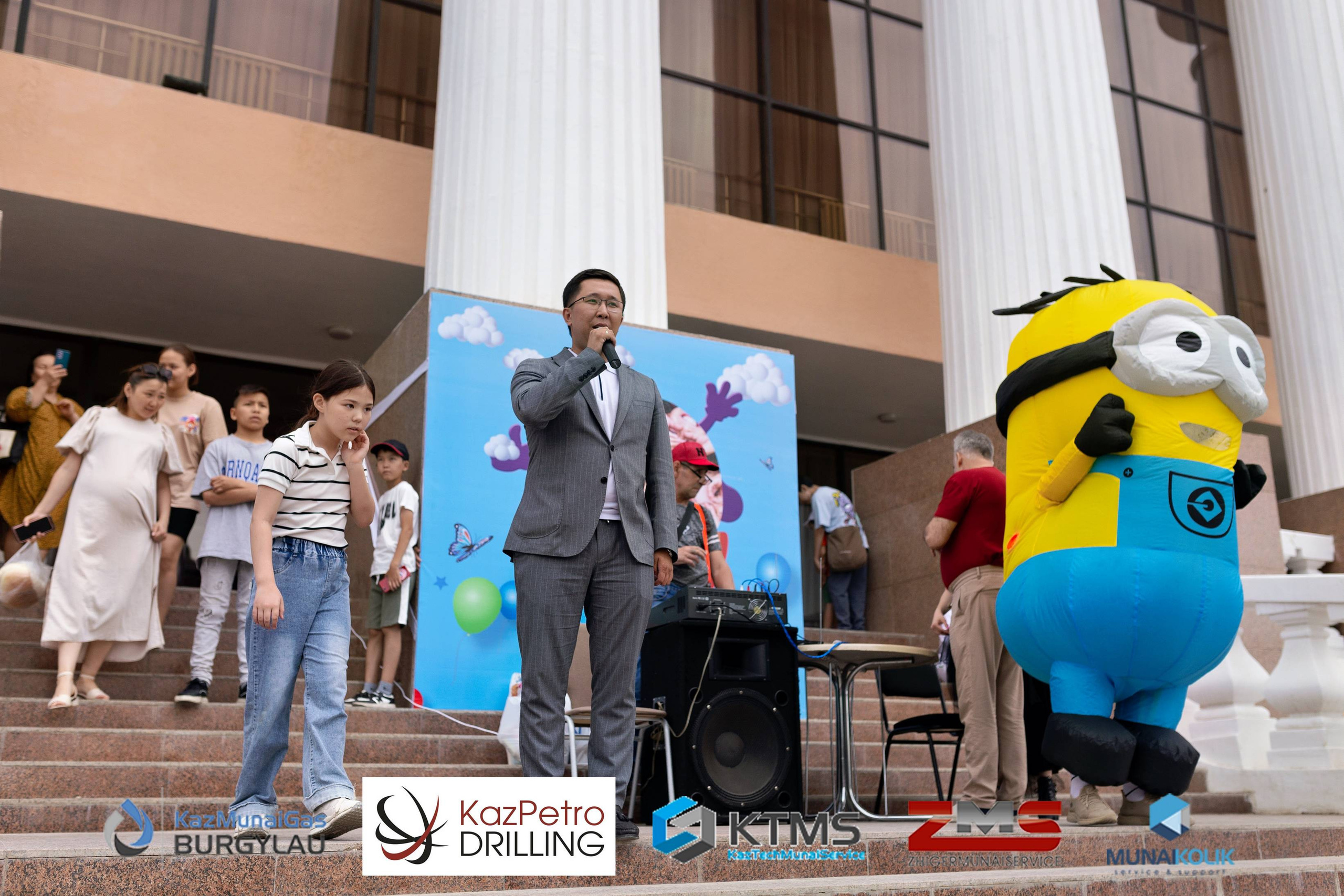 Фоторепортаж с 1 июня в Атырау (день защиты детей). Фотограф в Атырау Максим Стадниченко