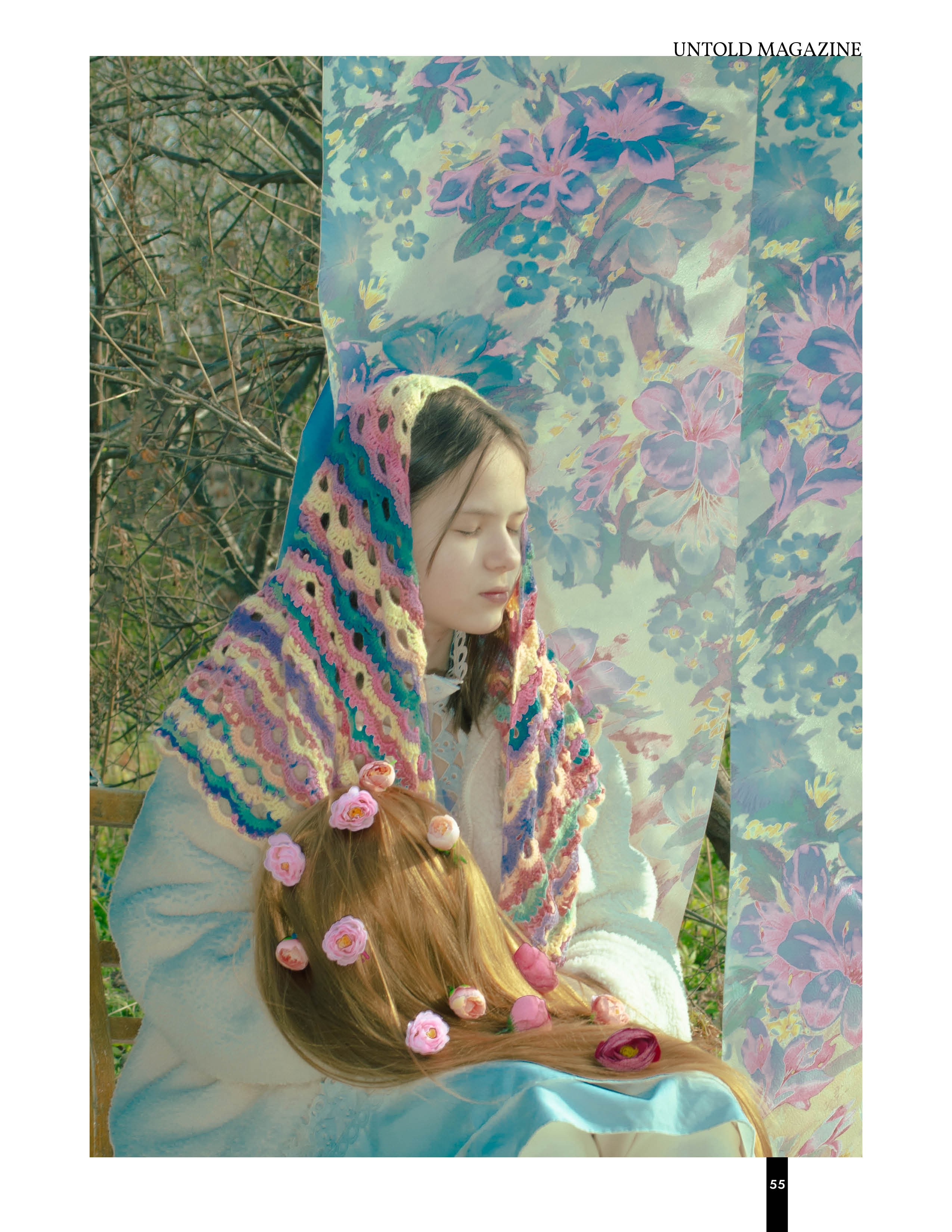 фотограф, фотосессия, фотосессия для подростка, женская фотосессия, Хабаровск, манекен, цветы, белое платье, девочка, принцесса, портретный фотограф, съемка на улице, фотосессия на улице, вязаный платок, высокие сапоги, подросток, фото проект, съемка, женский фотограф