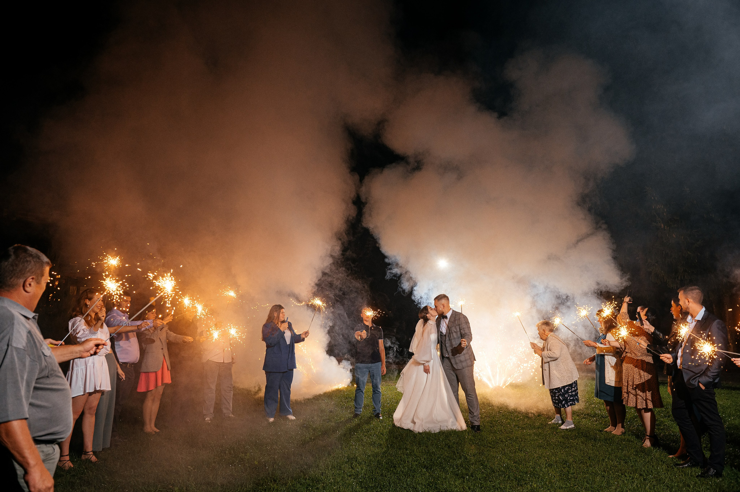 Дождик свадьбе не помеха! Гребнево, Барин. Свадебный и семейный фотограф Виктория Носачёва. Щелково, Москва и МО