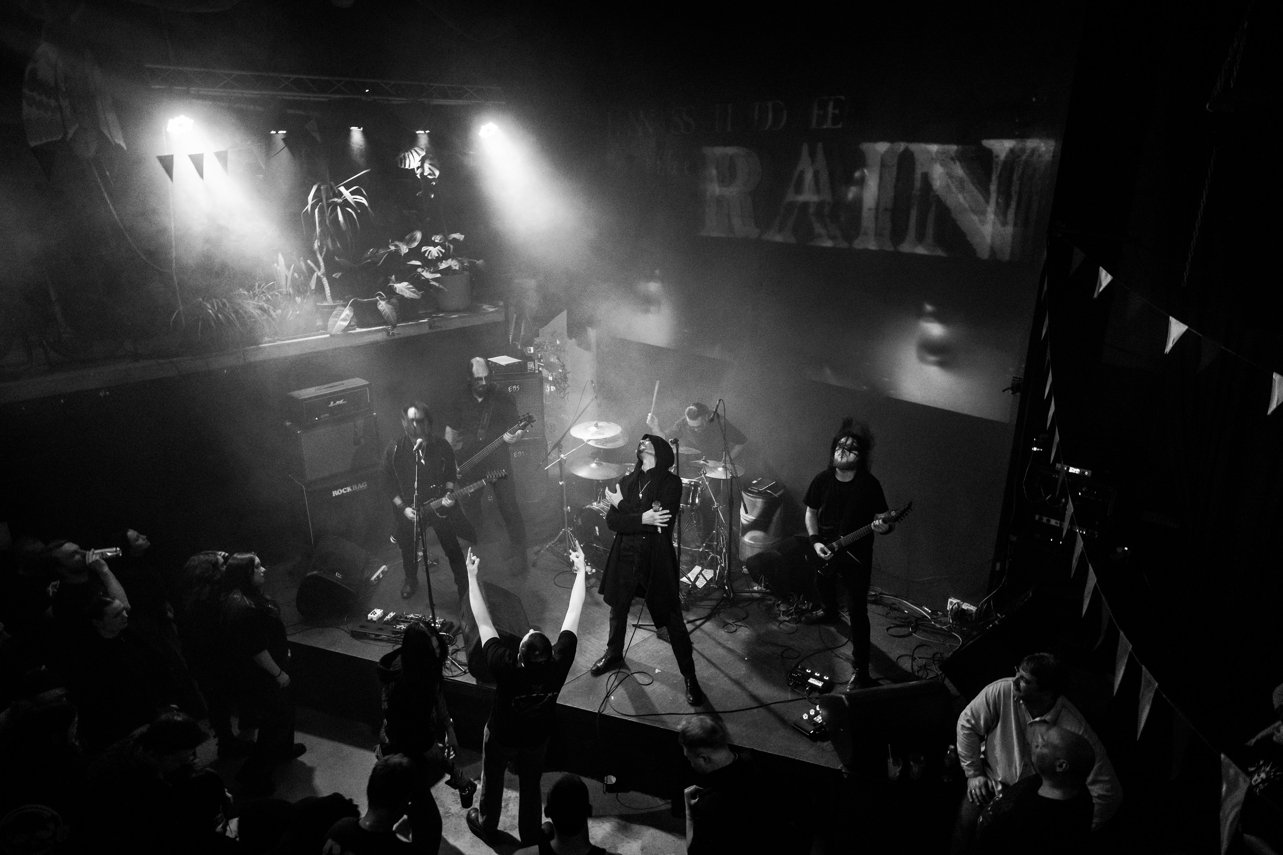 Inside the Rain|Ласточка. Концертный и репортажный фотограф в Санкт-Петербурге Слава Пахомов
