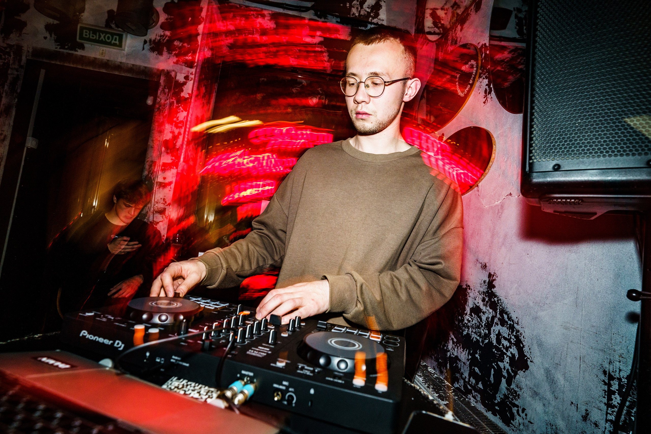 Из Сибири с любовью. Бар разбитых сердец. Концертный и репортажный фотограф в Санкт-Петербурге Слава Пахомов