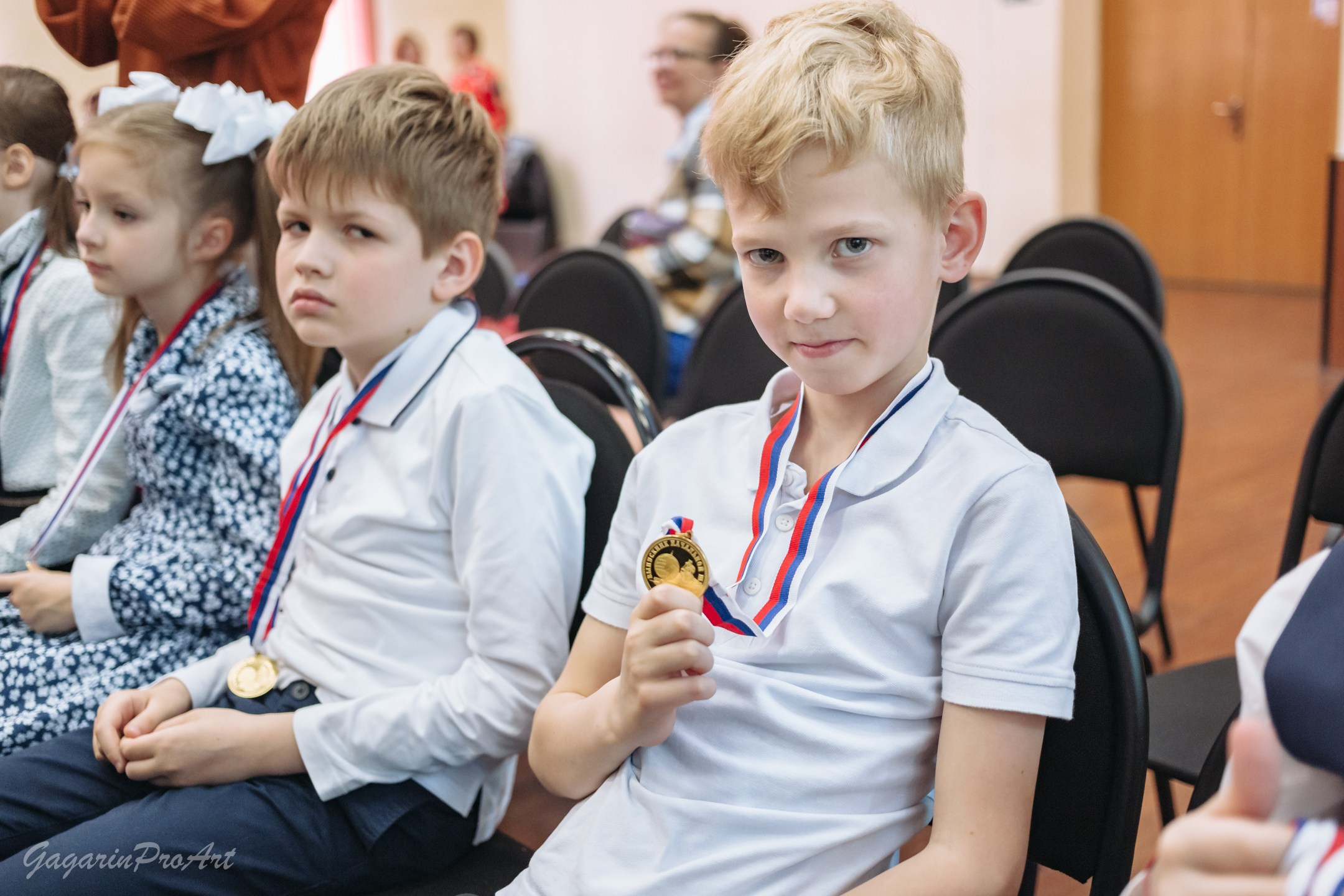 Репортаж в школе на выпускной. Фотограф на выпускной. GagarinProArt